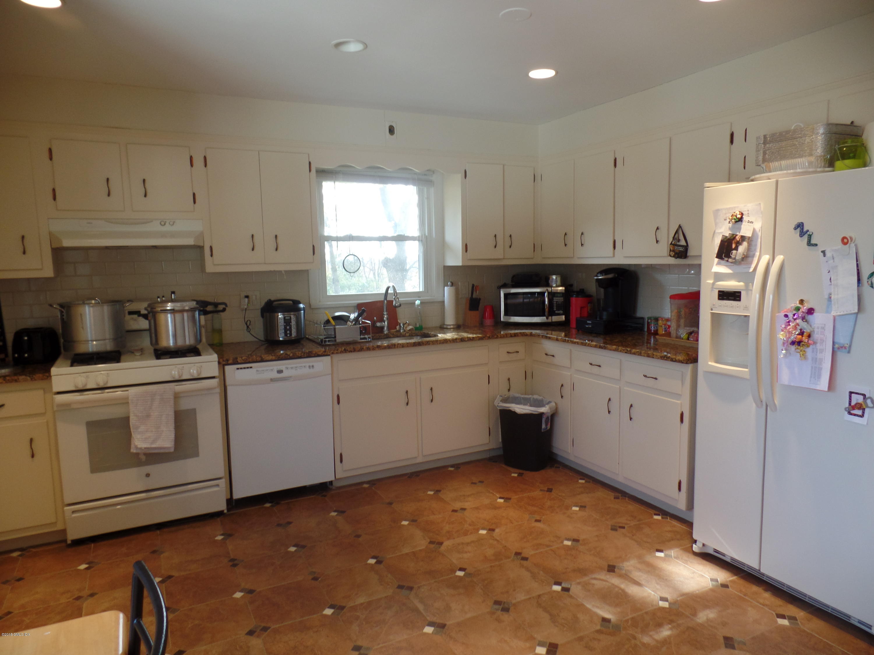 74 Byram Terrace Drive, 2