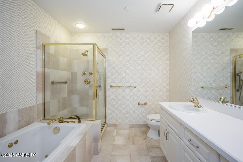 51 Forest Avenue, 77