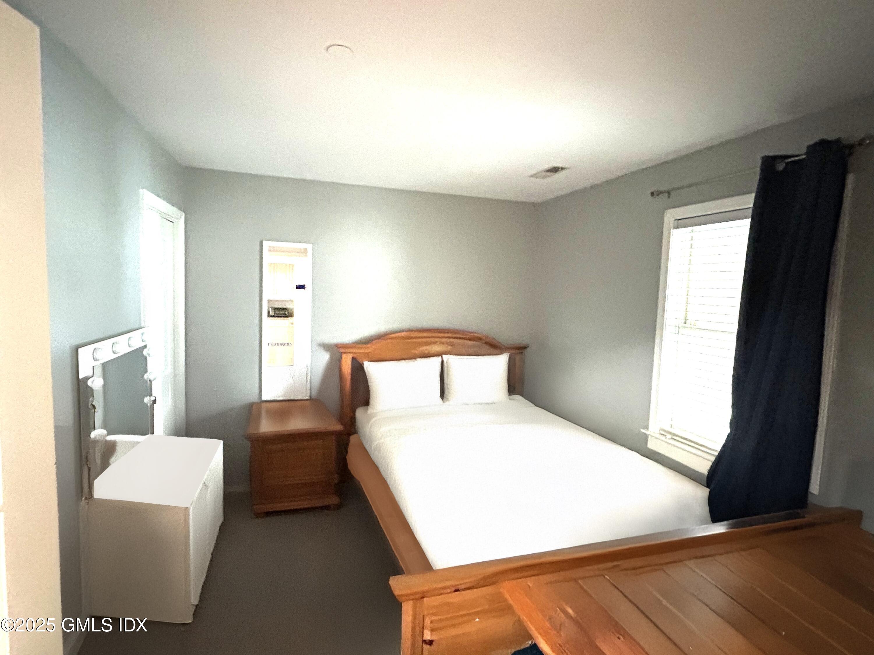 51 Forest Avenue, 77