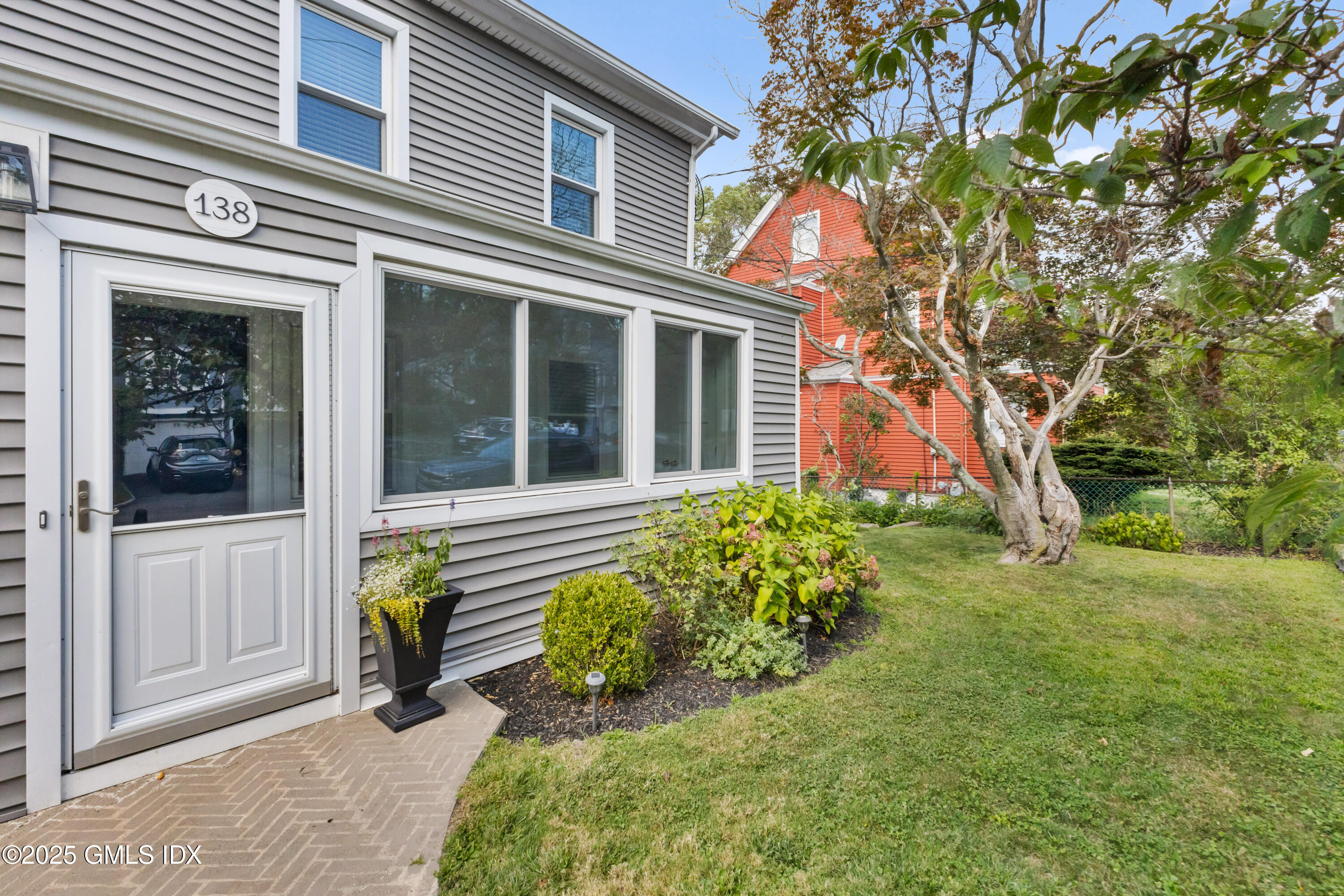 136 Henry Street, 138