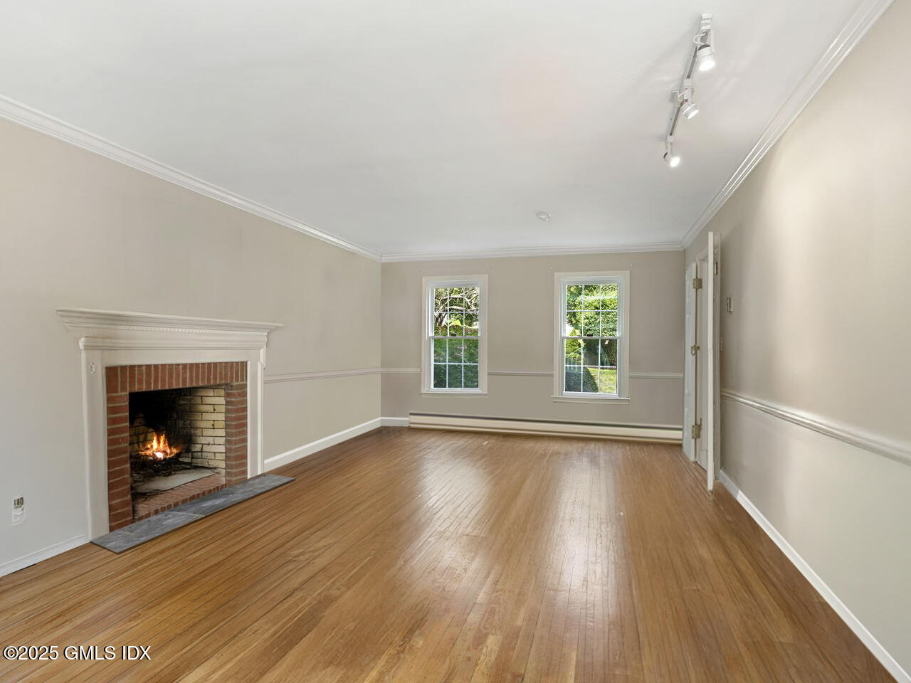 239 E Hunting Ridge Road