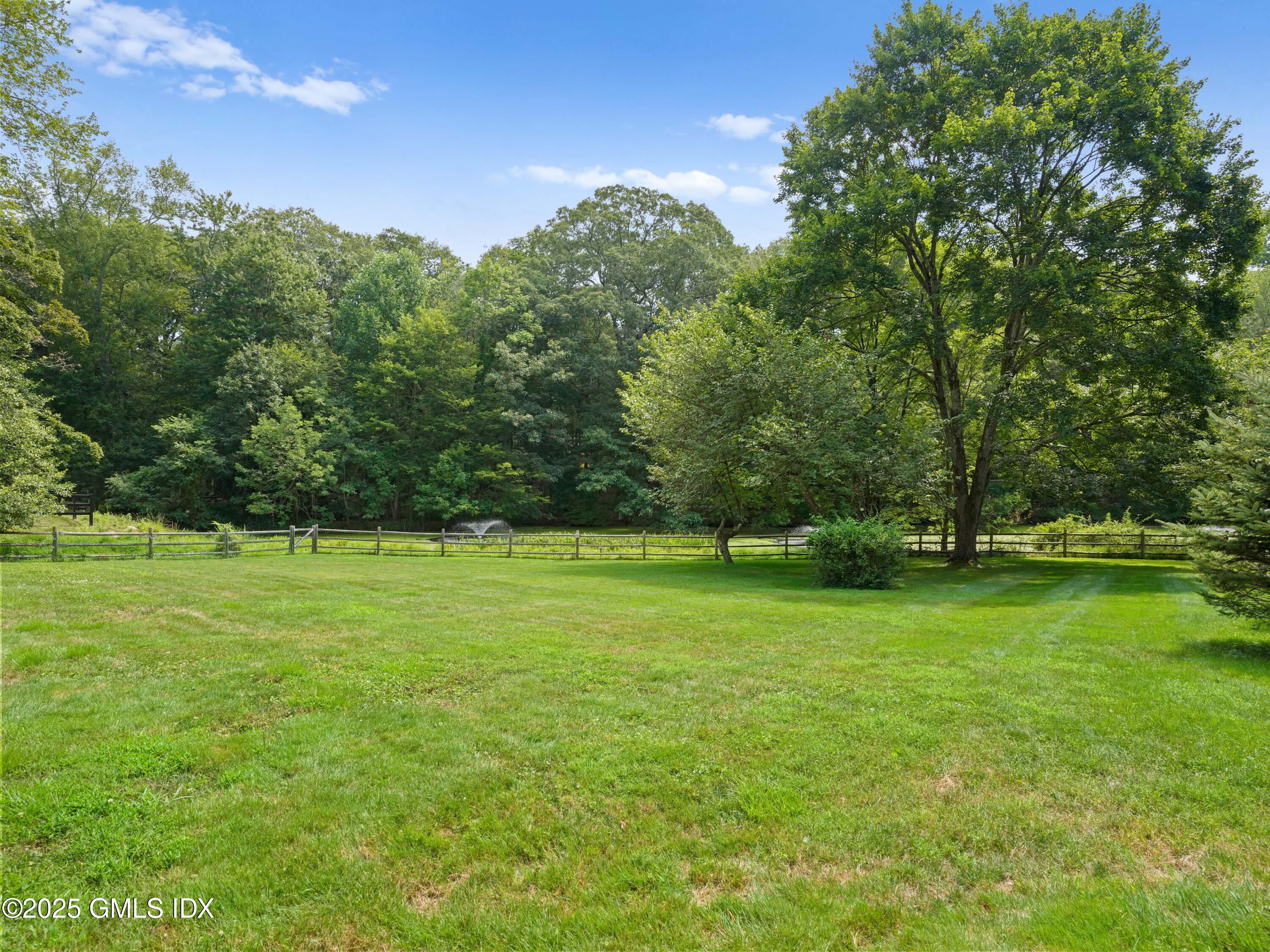 239 E Hunting Ridge Road