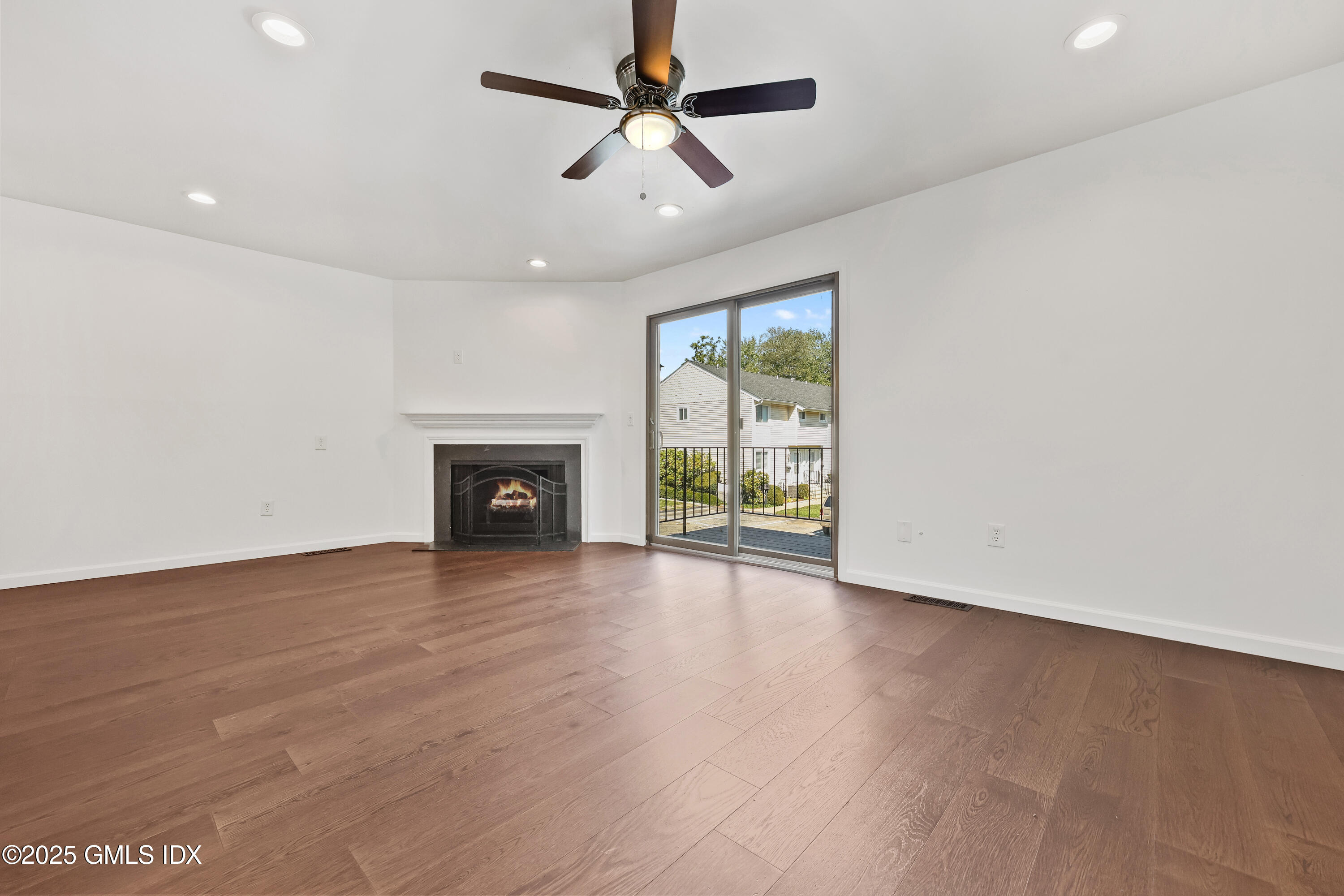 75 Cos Cob Avenue Unit: 14
