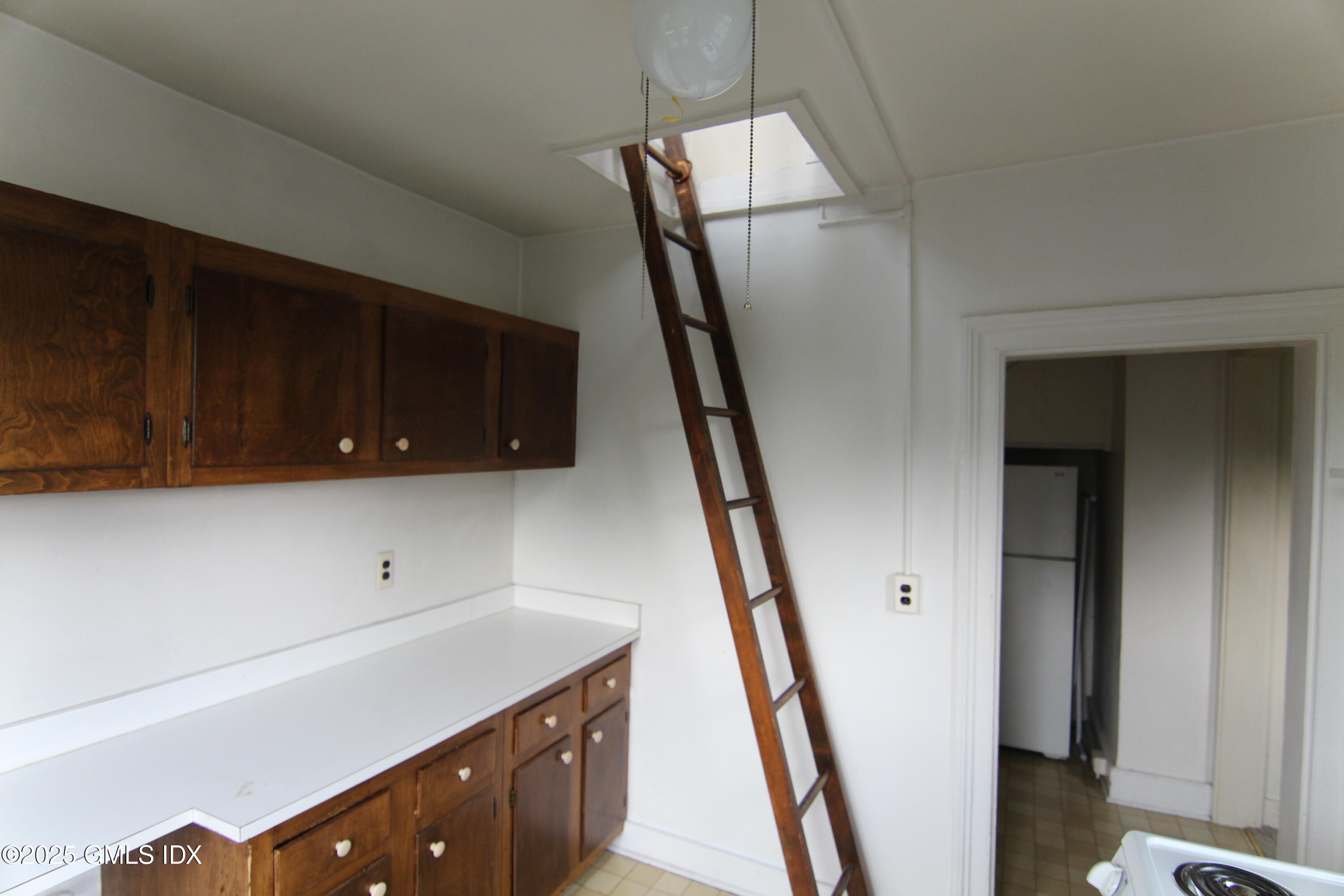 90 Riverside Avenue Unit: 4