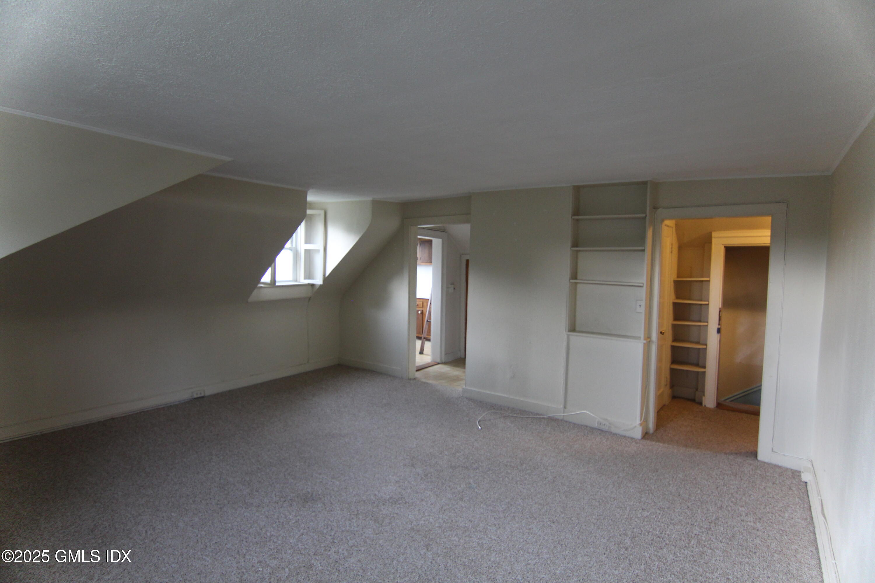 90 Riverside Avenue Unit: 4