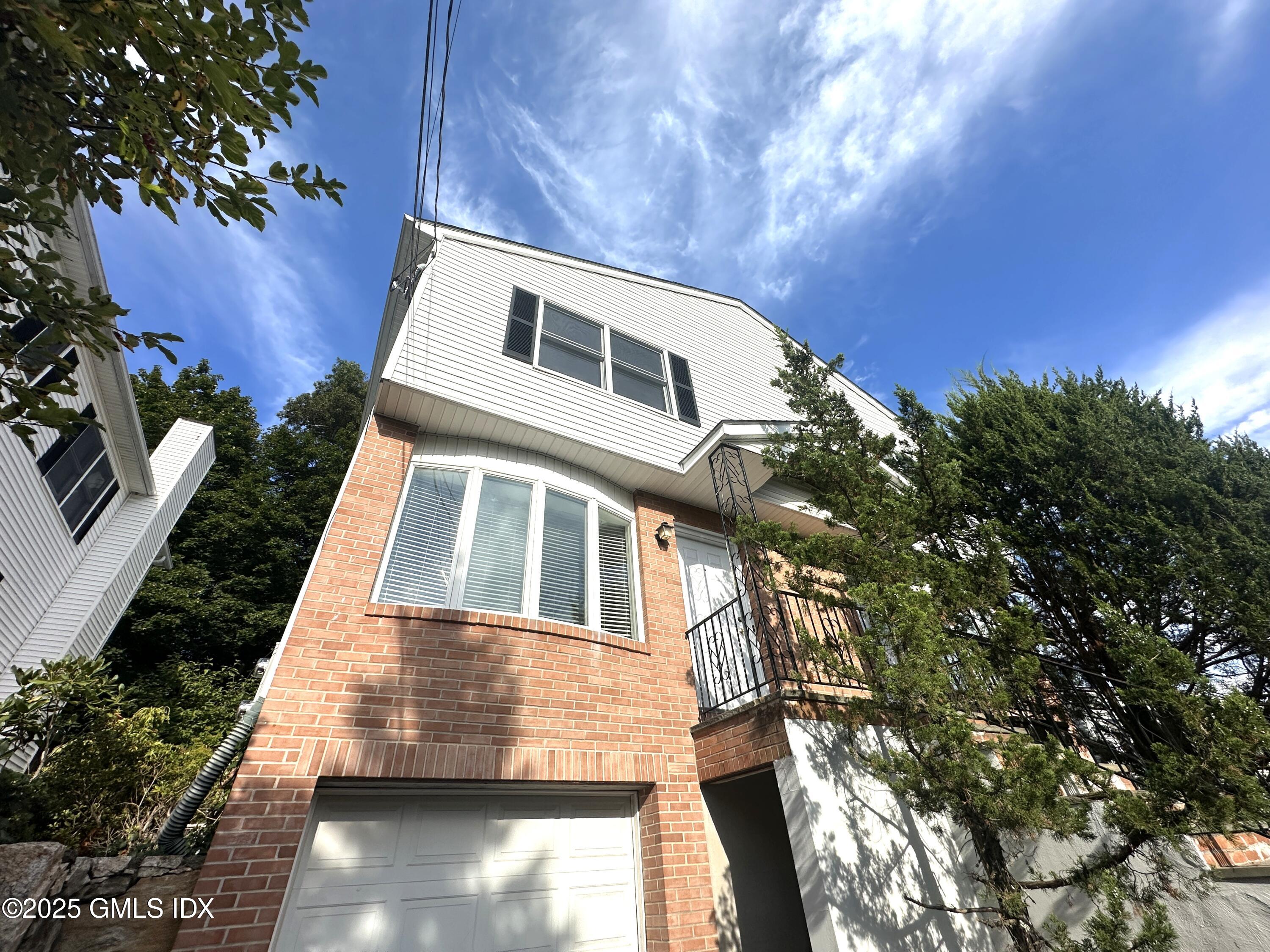 32 Decatur Street, 1