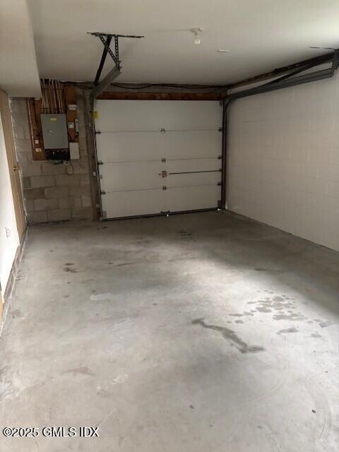 32 Decatur Street, 1