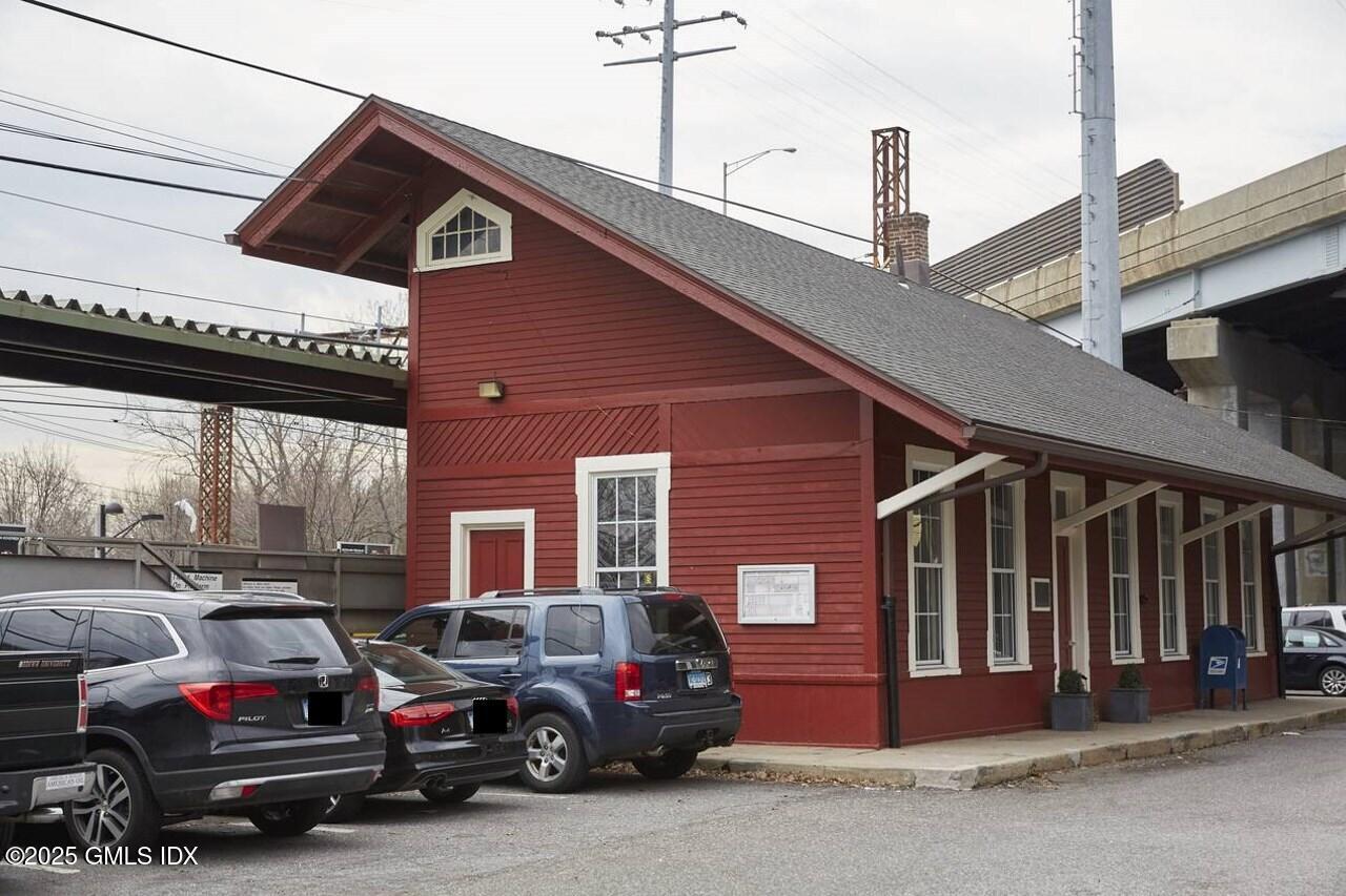 32 Decatur Street, 1