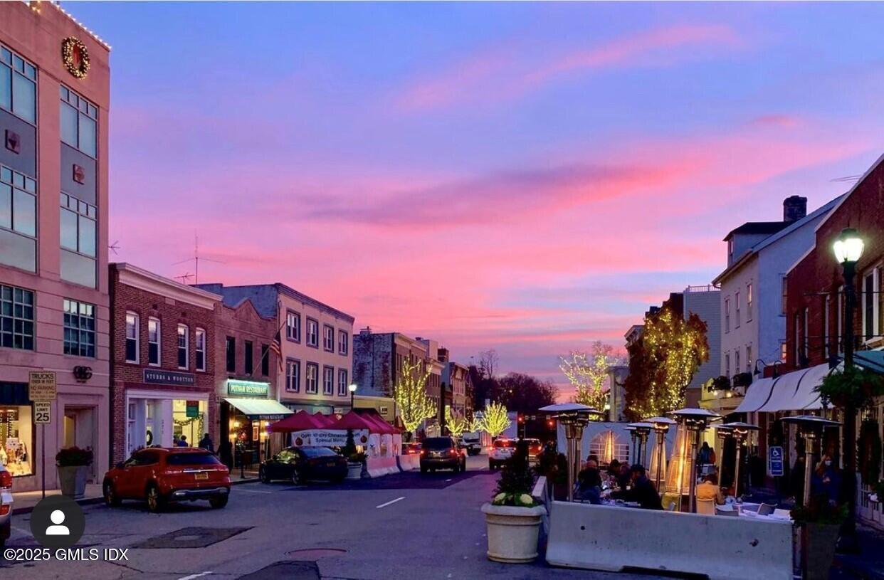 32 Decatur Street, 1