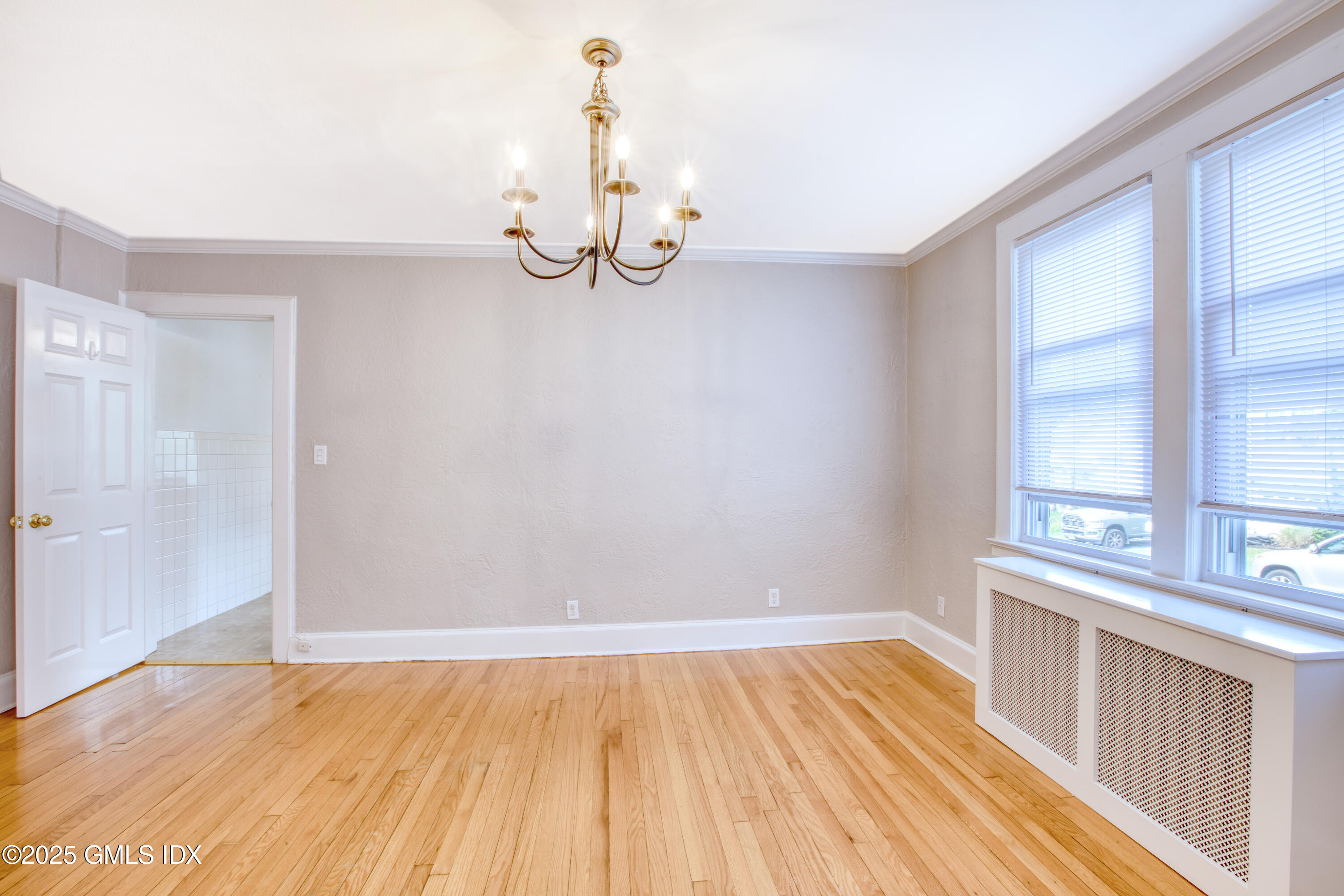 126 Pemberwick Road, Right Side