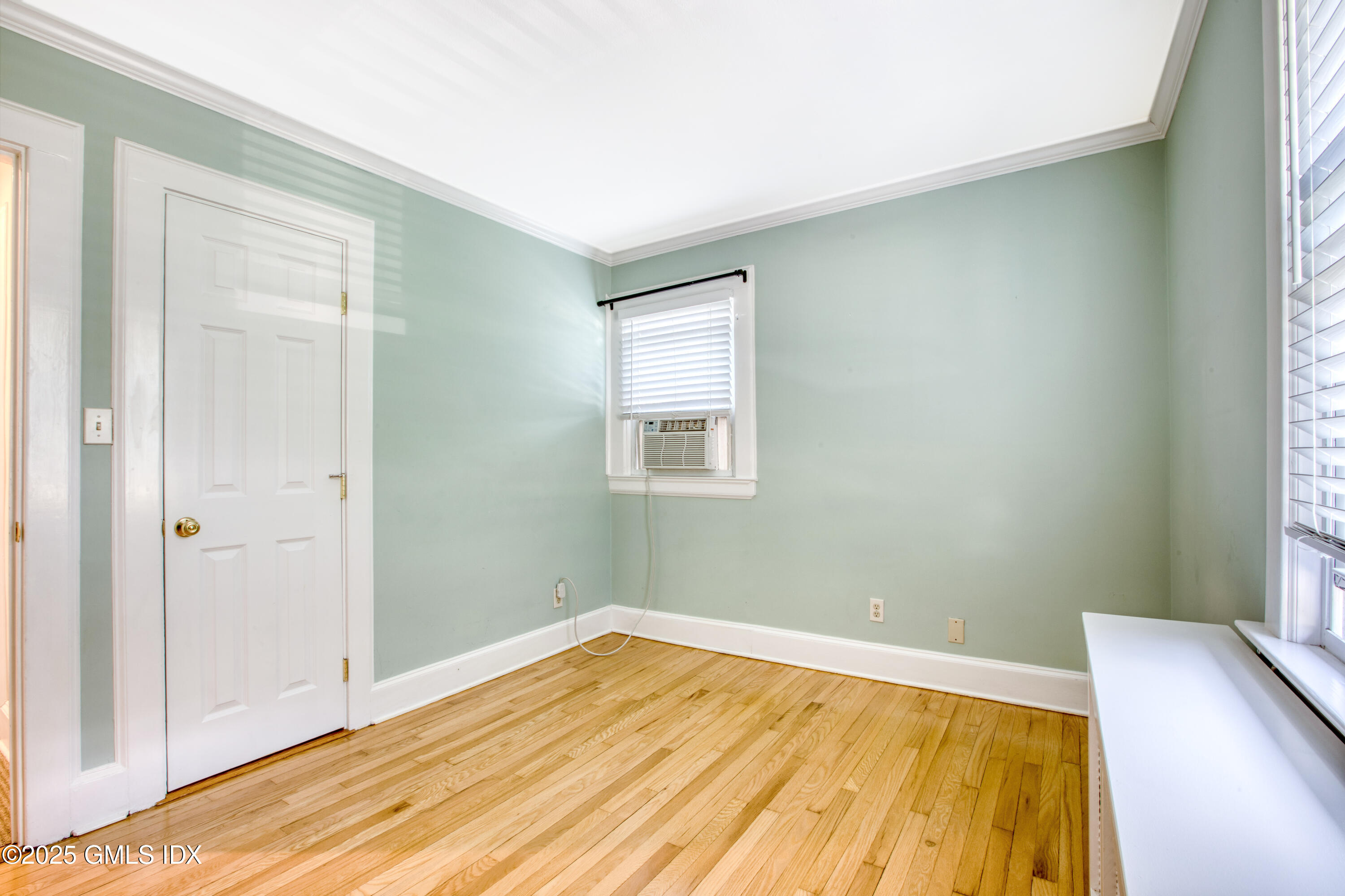 126 Pemberwick Road, Right Side