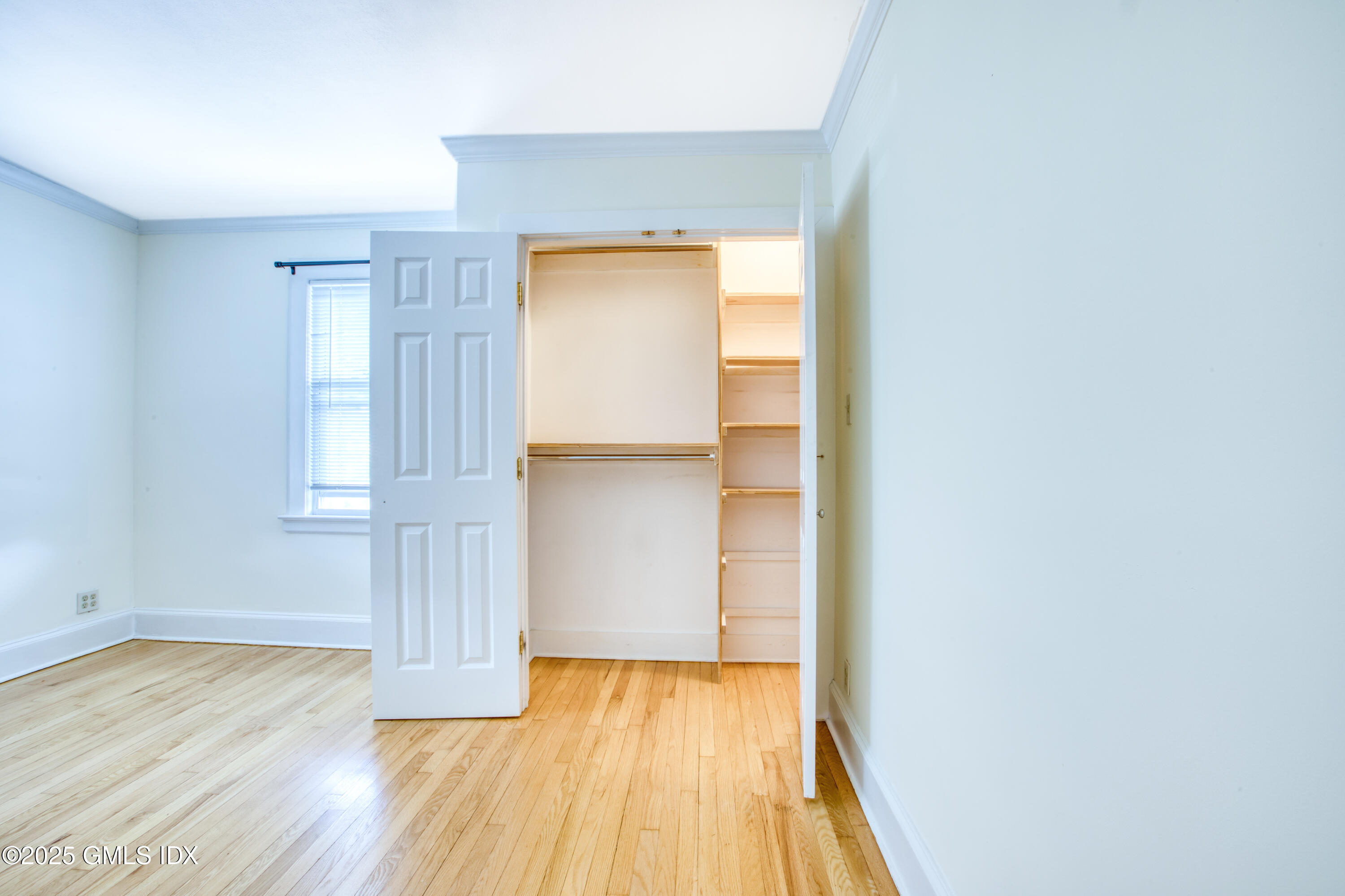 126 Pemberwick Road, Right Side