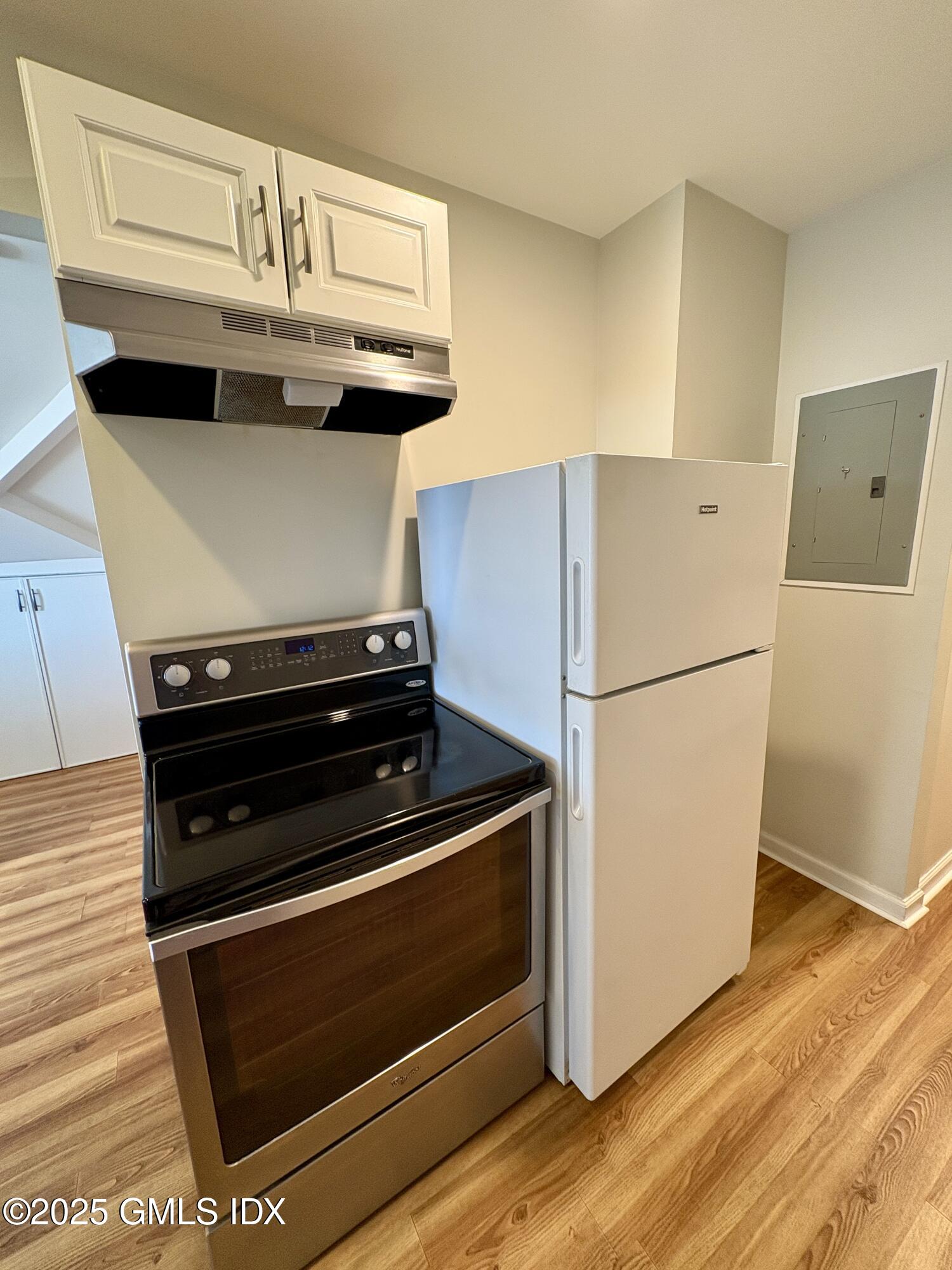 225 Hamilton Avenue, 3