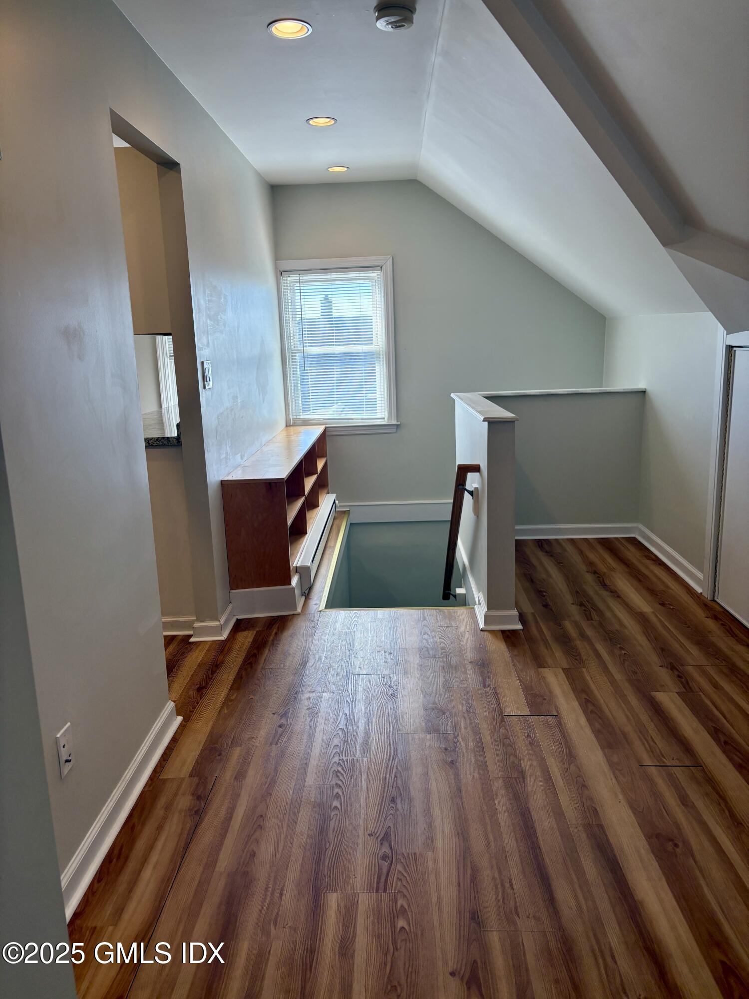 225 Hamilton Avenue, 3