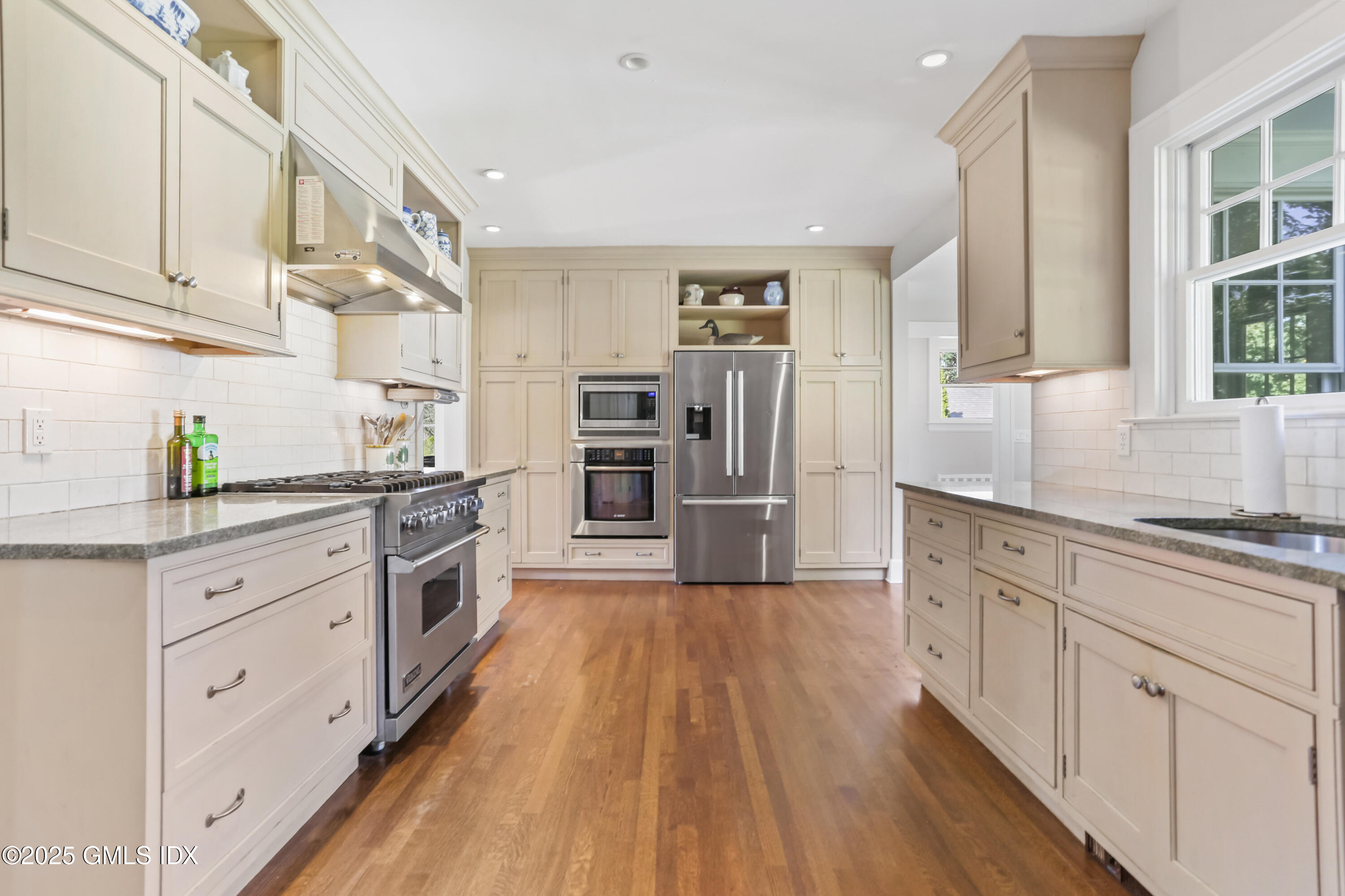 38 VAN RENSSELAER Avenue