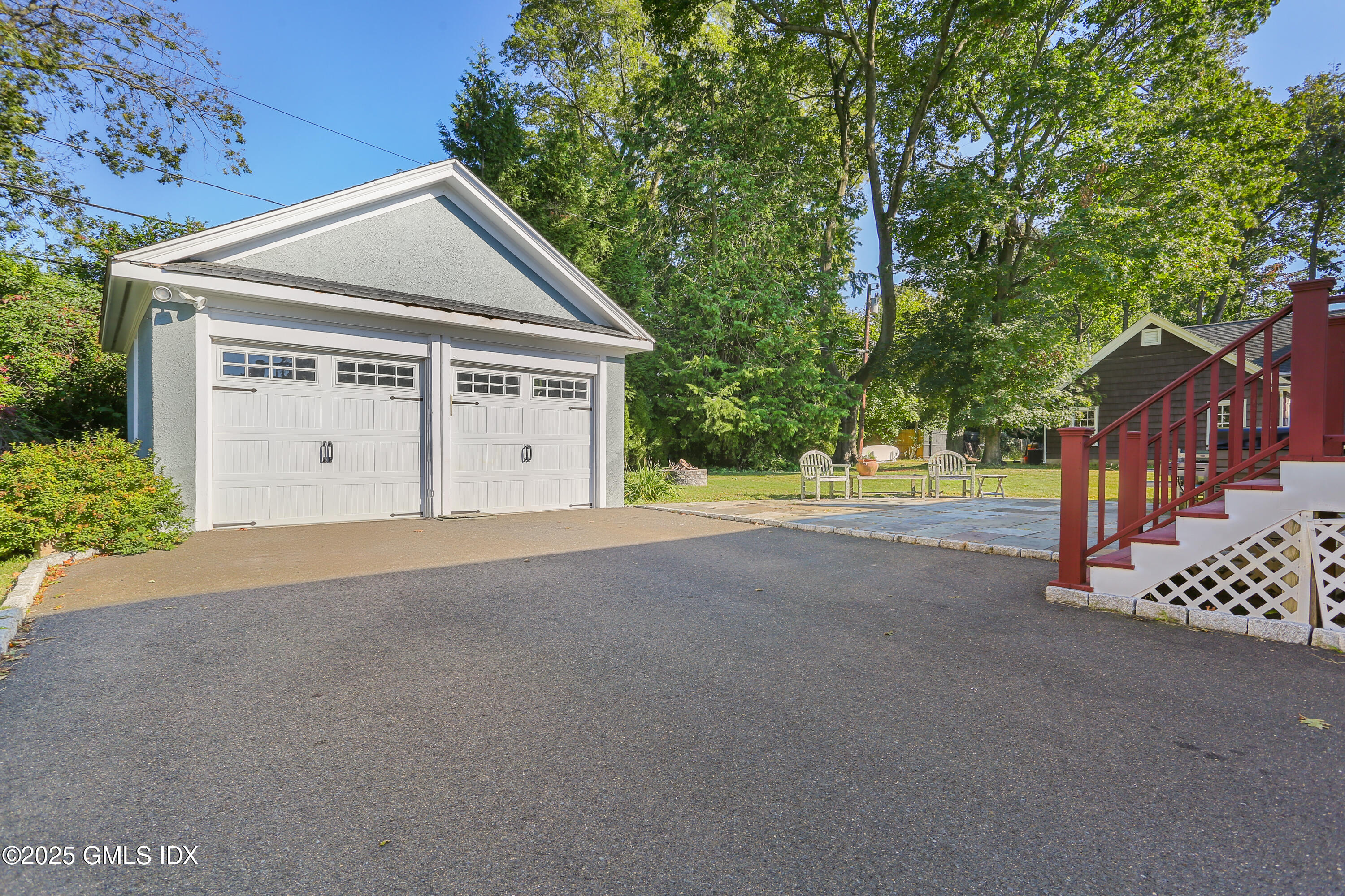 38 VAN RENSSELAER Avenue