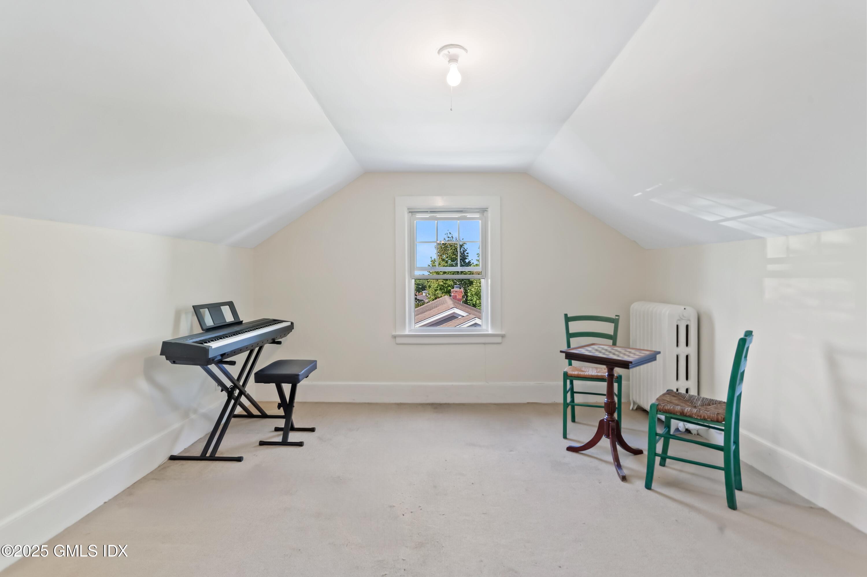 38 VAN RENSSELAER Avenue