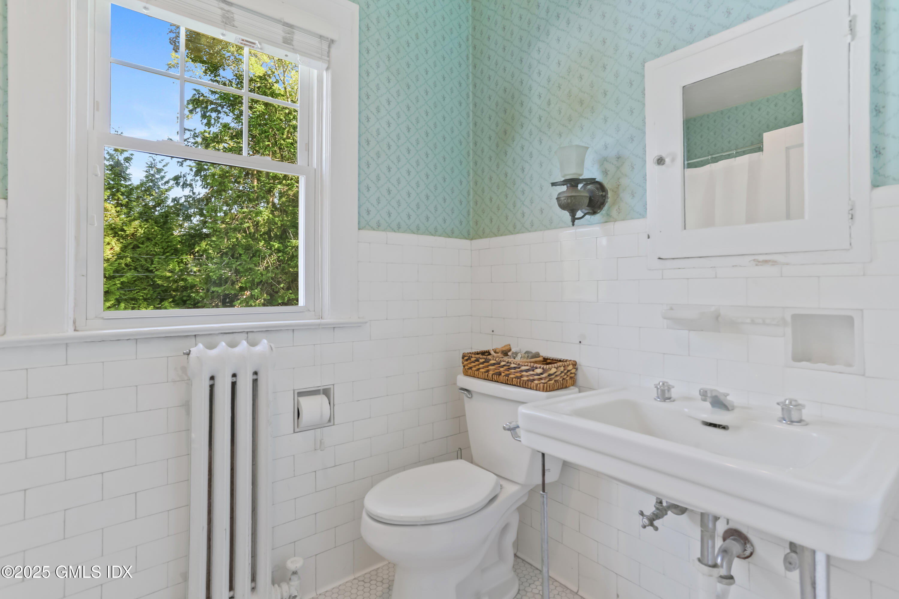 38 VAN RENSSELAER Avenue