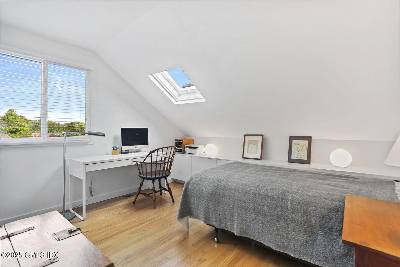 608 W LYON FARM Drive, 608