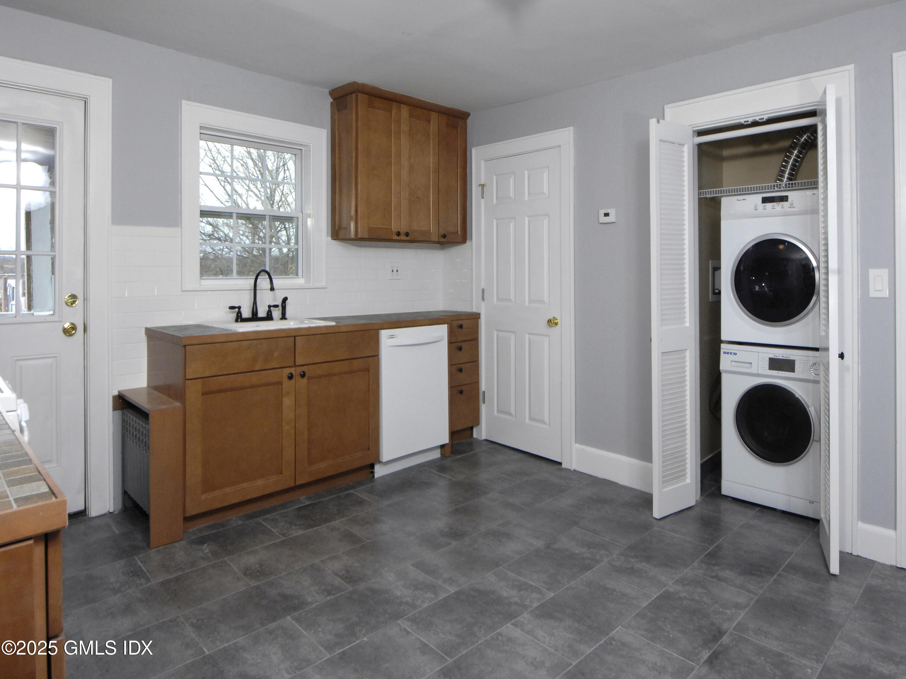 34 Alexander Street, Greenwich