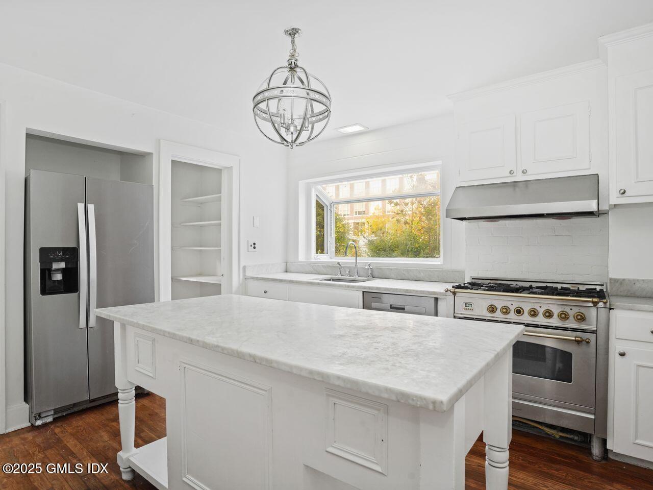 7 Sound View Terrace, Greenwich