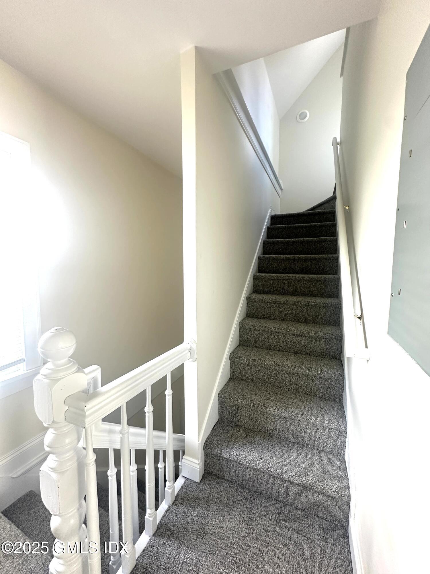 85 Strickland Road, 2