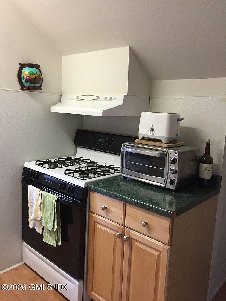 305 Milbank Avenue 3