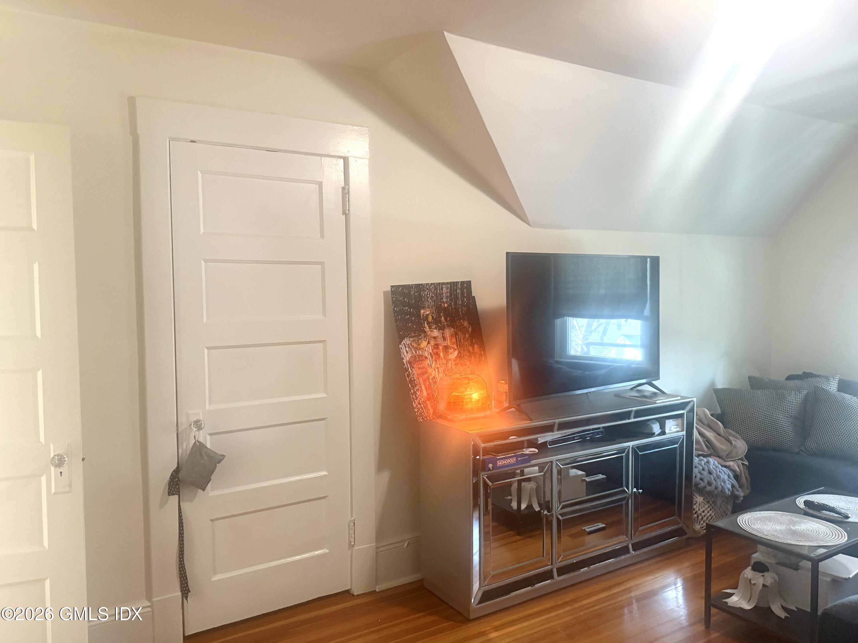 305 Milbank Avenue 3