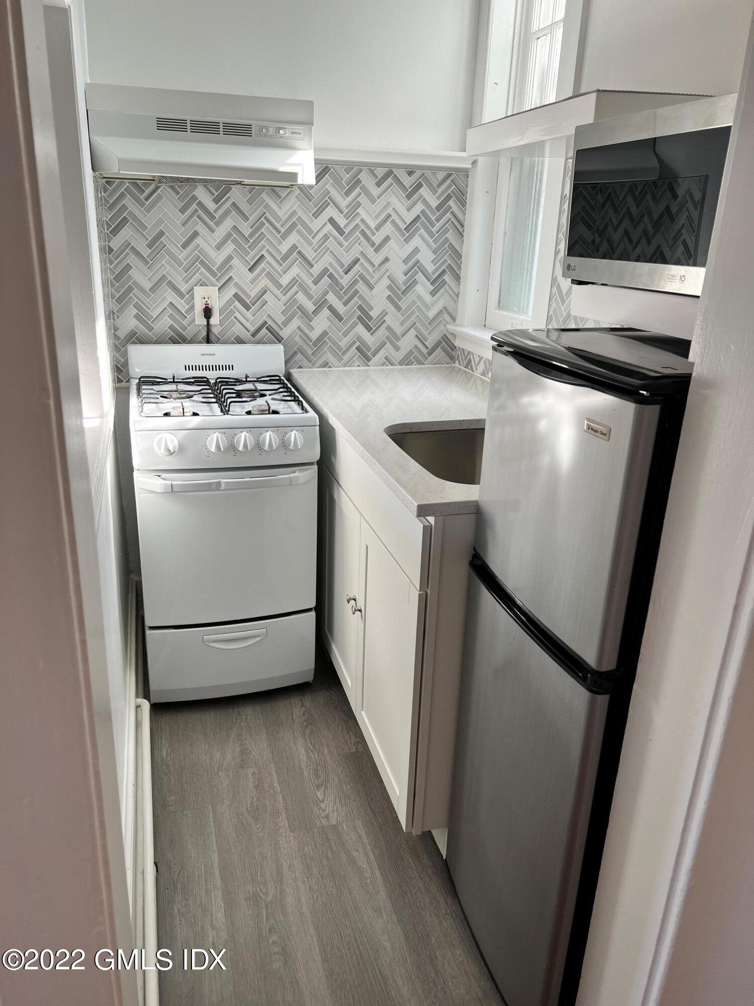 335 Greenwich Avenue Unit: 4