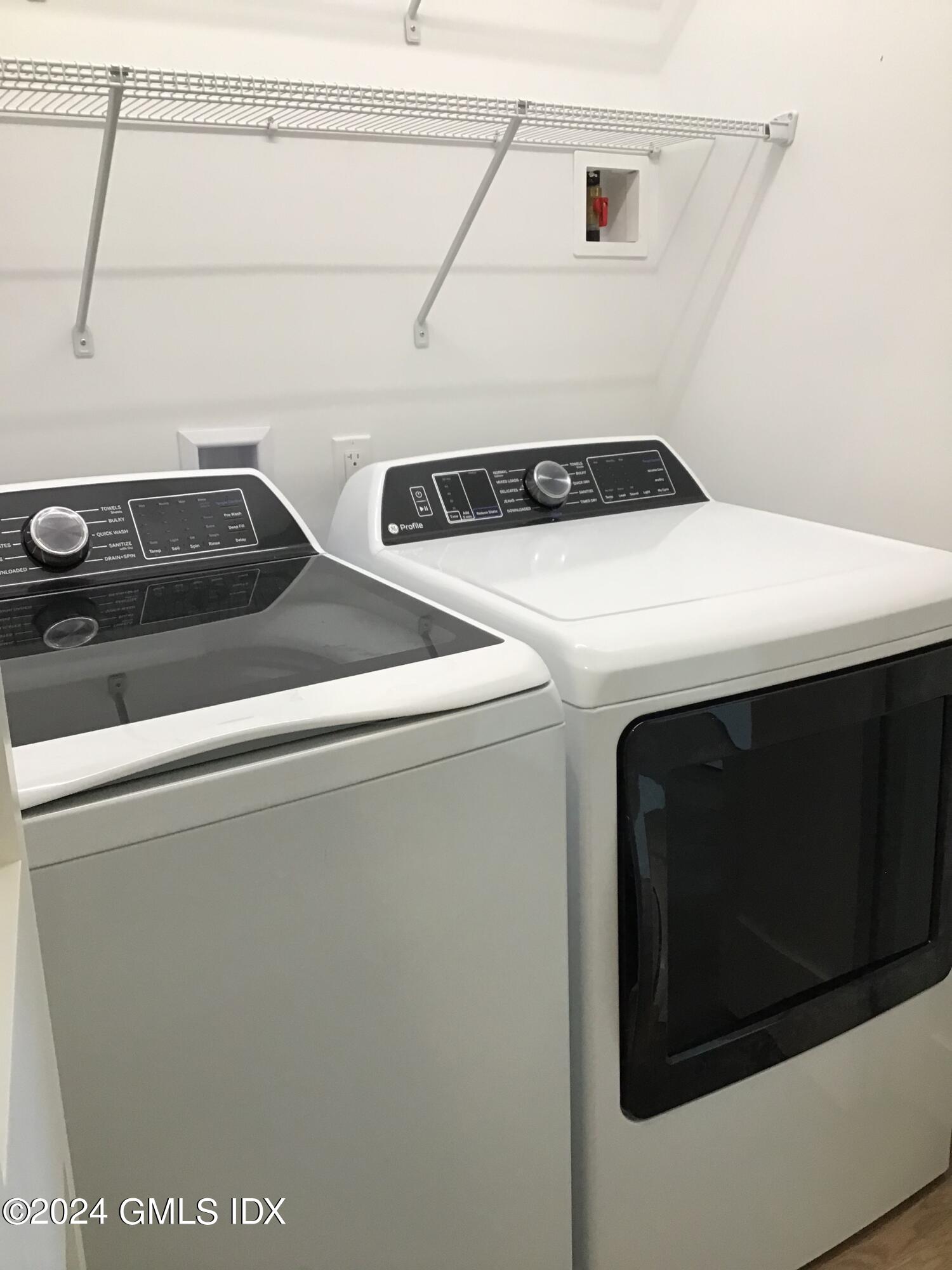 54 Greenwich Avenue Unit: 3rd Floor