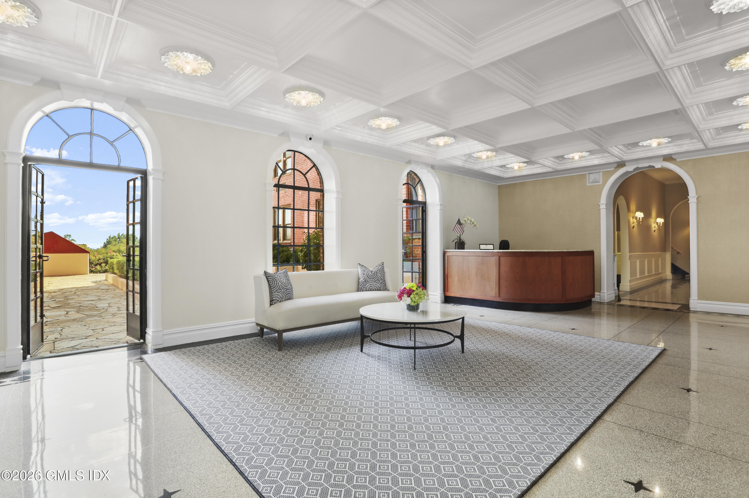 40 W Elm Street APT 6E