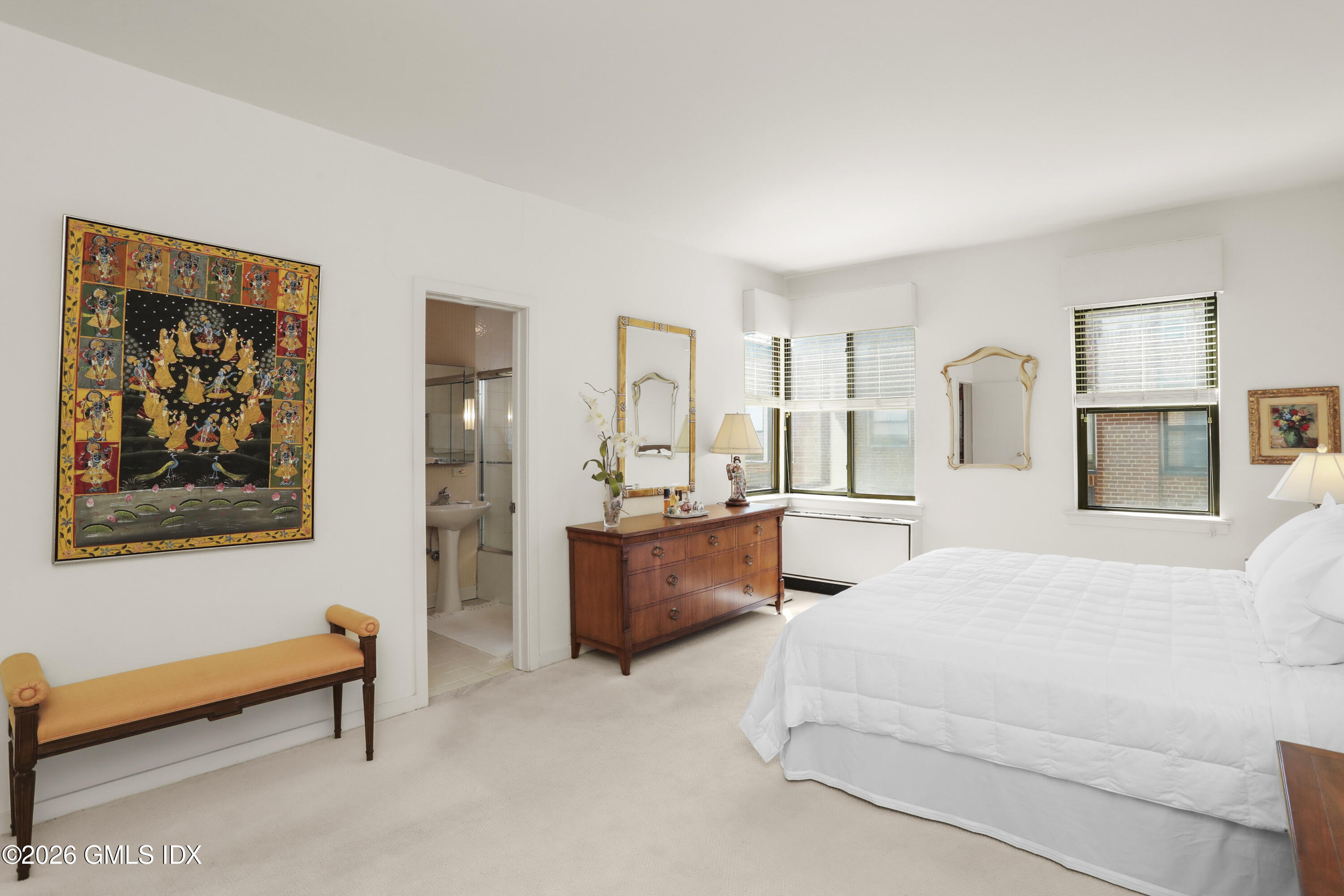 40 W Elm Street APT 6E