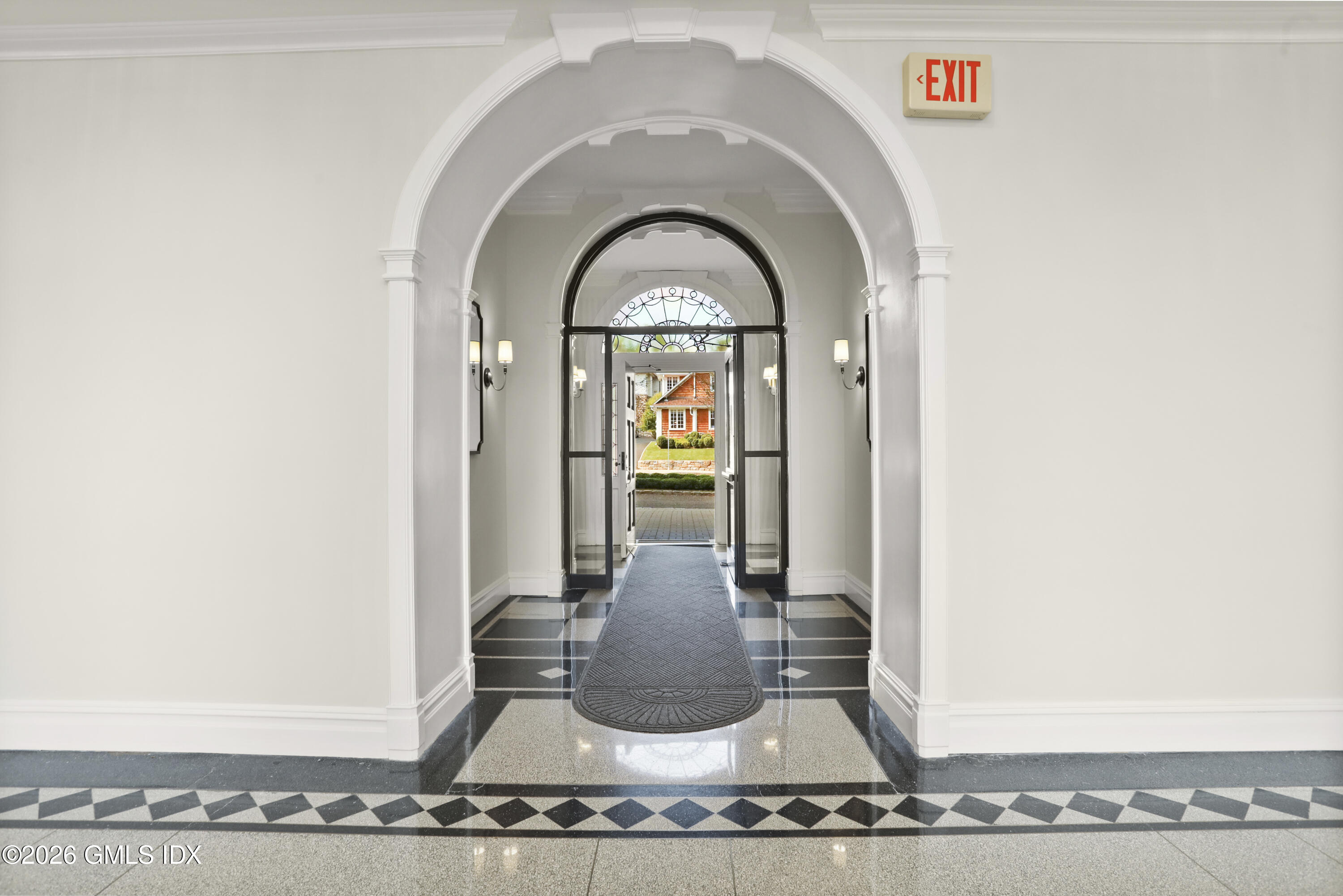 40 W Elm Street APT 6E