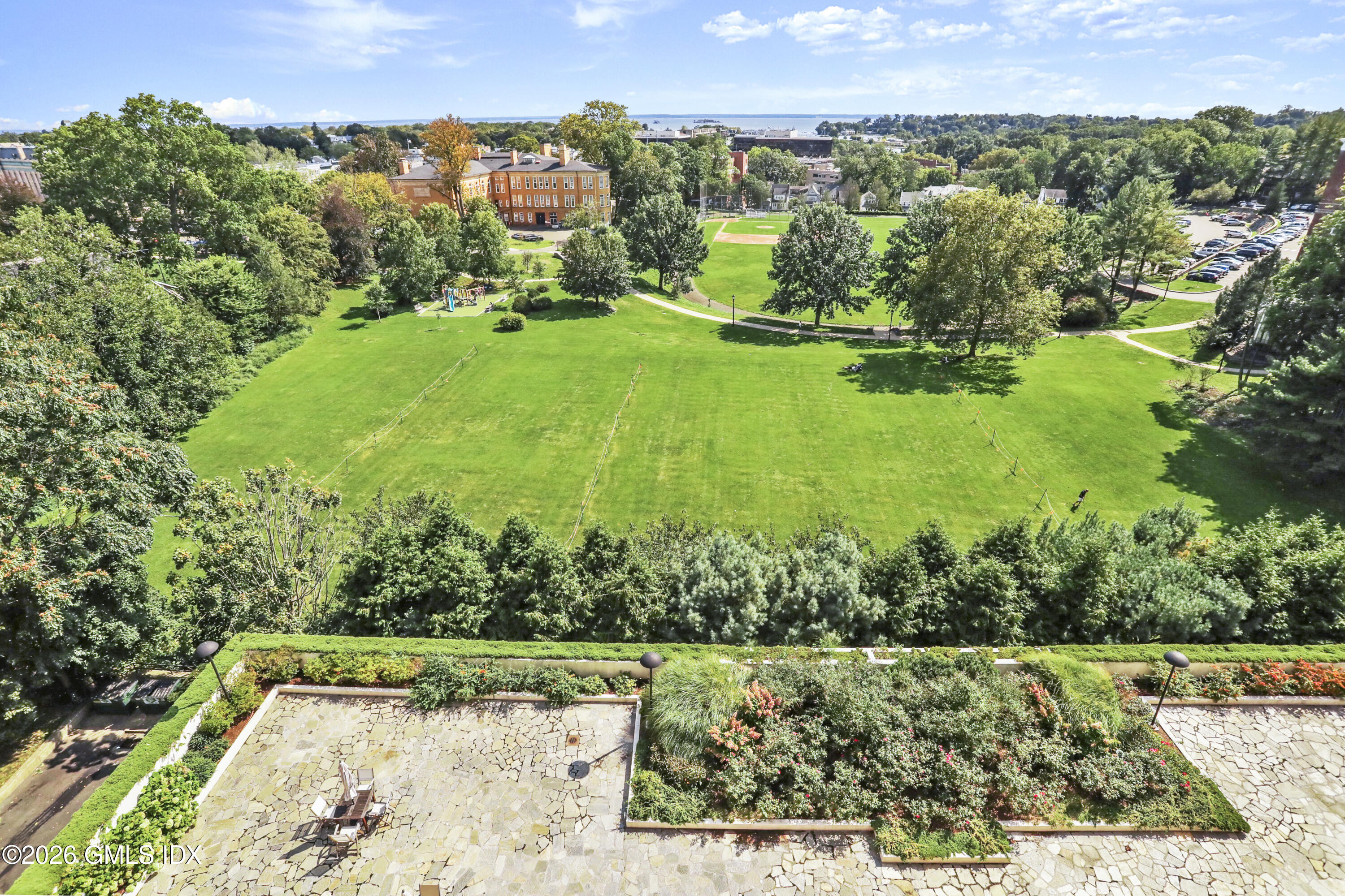 40 W Elm Street APT 6E