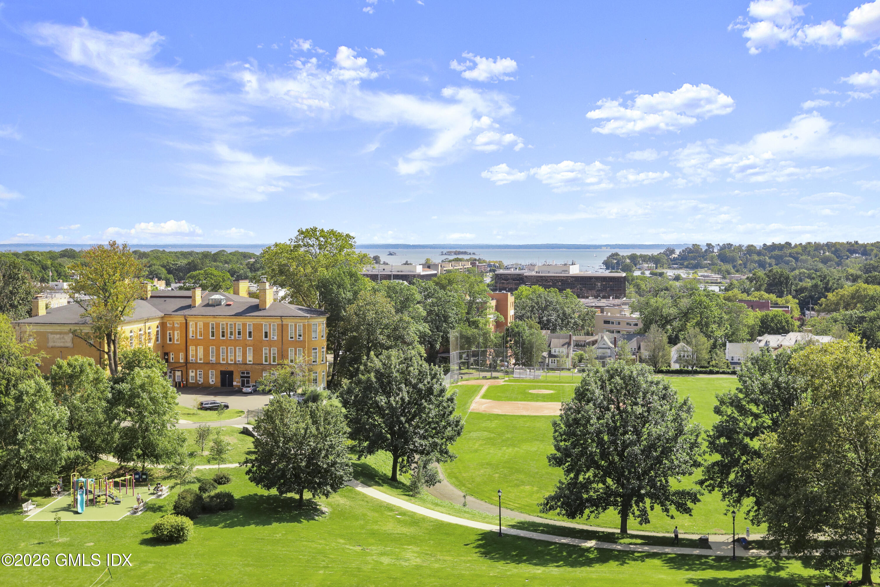 40 W Elm Street APT 6E