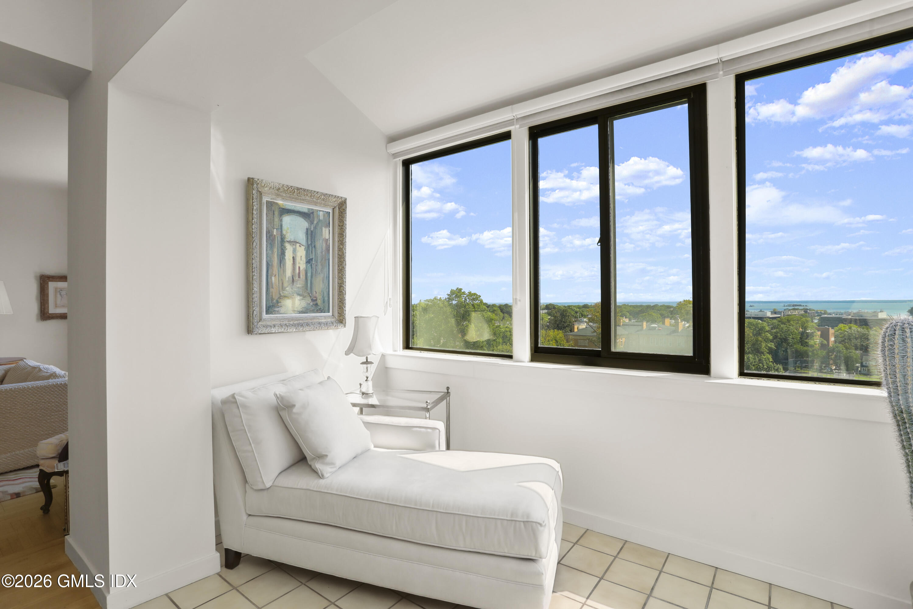 40 W Elm Street APT 6E