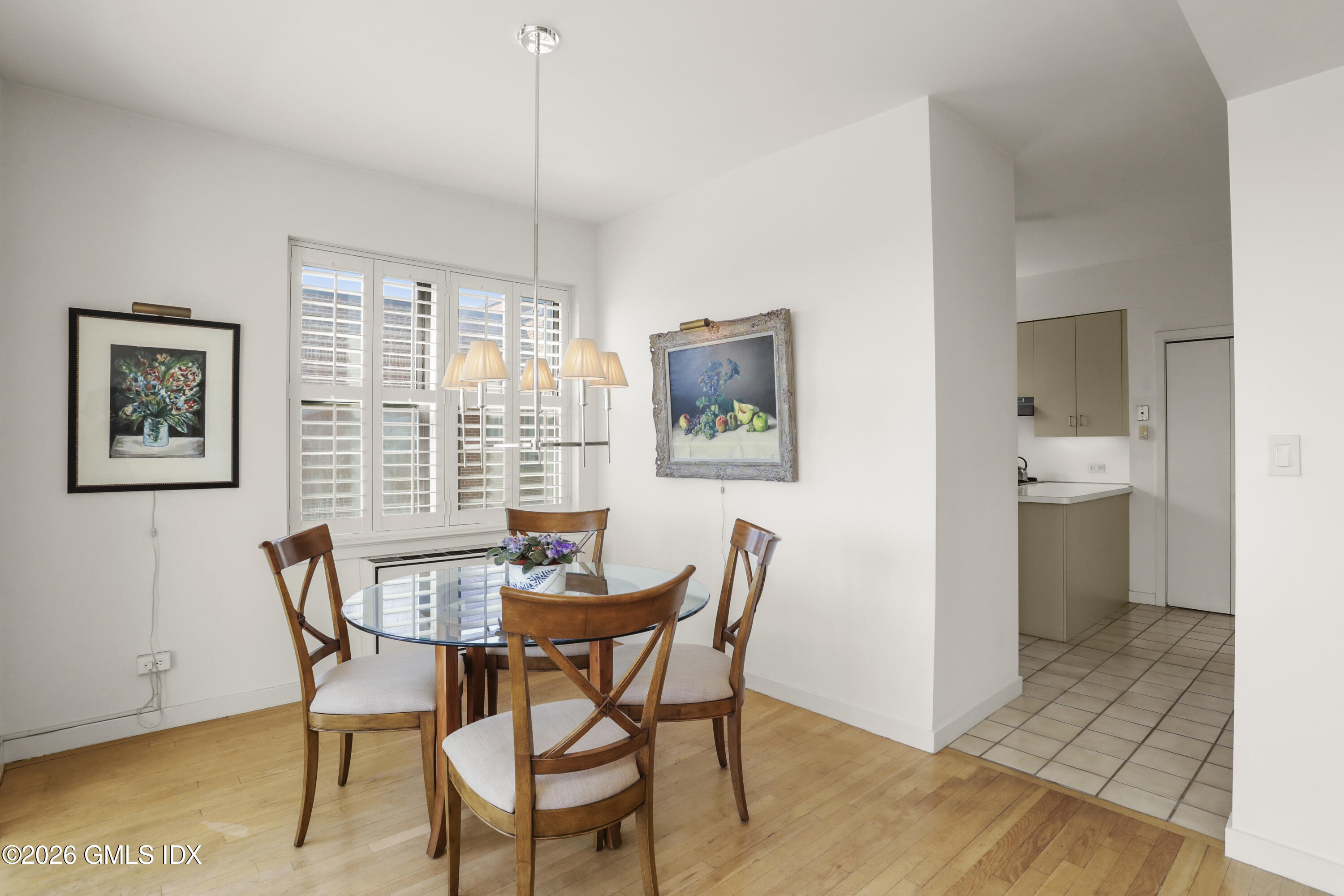 40 W Elm Street APT 6E