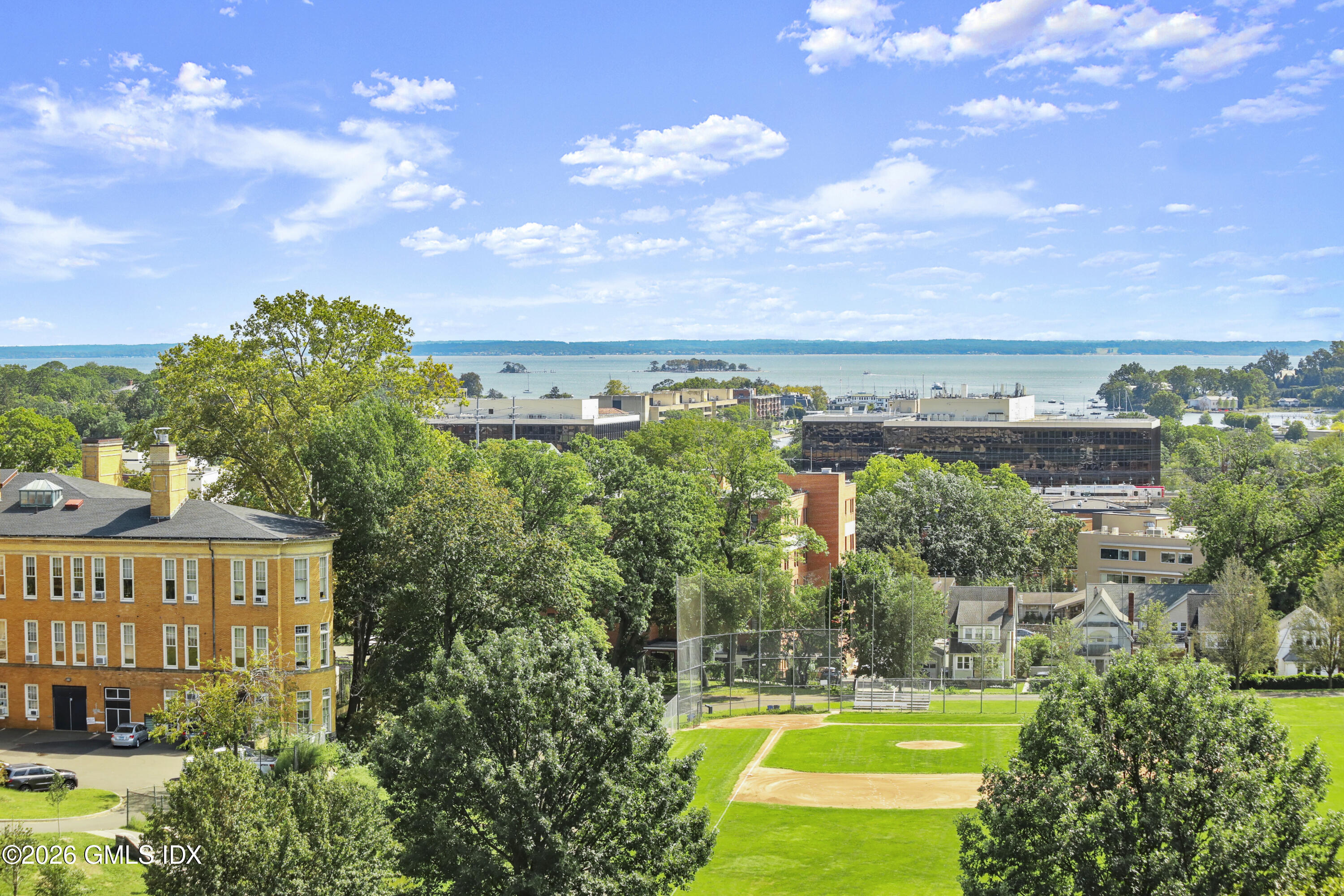 40 W Elm Street APT 6E