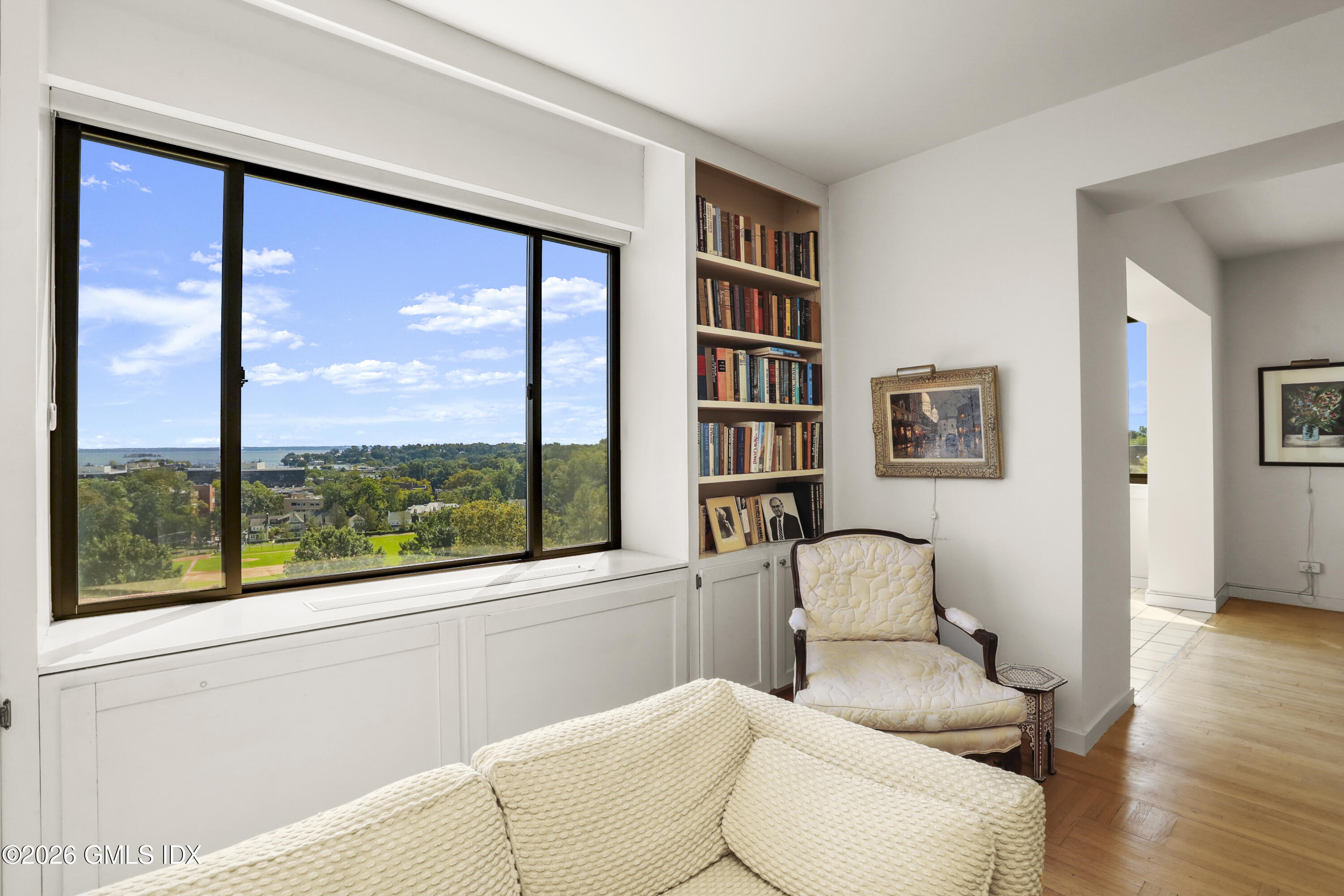 40 W Elm Street APT 6E