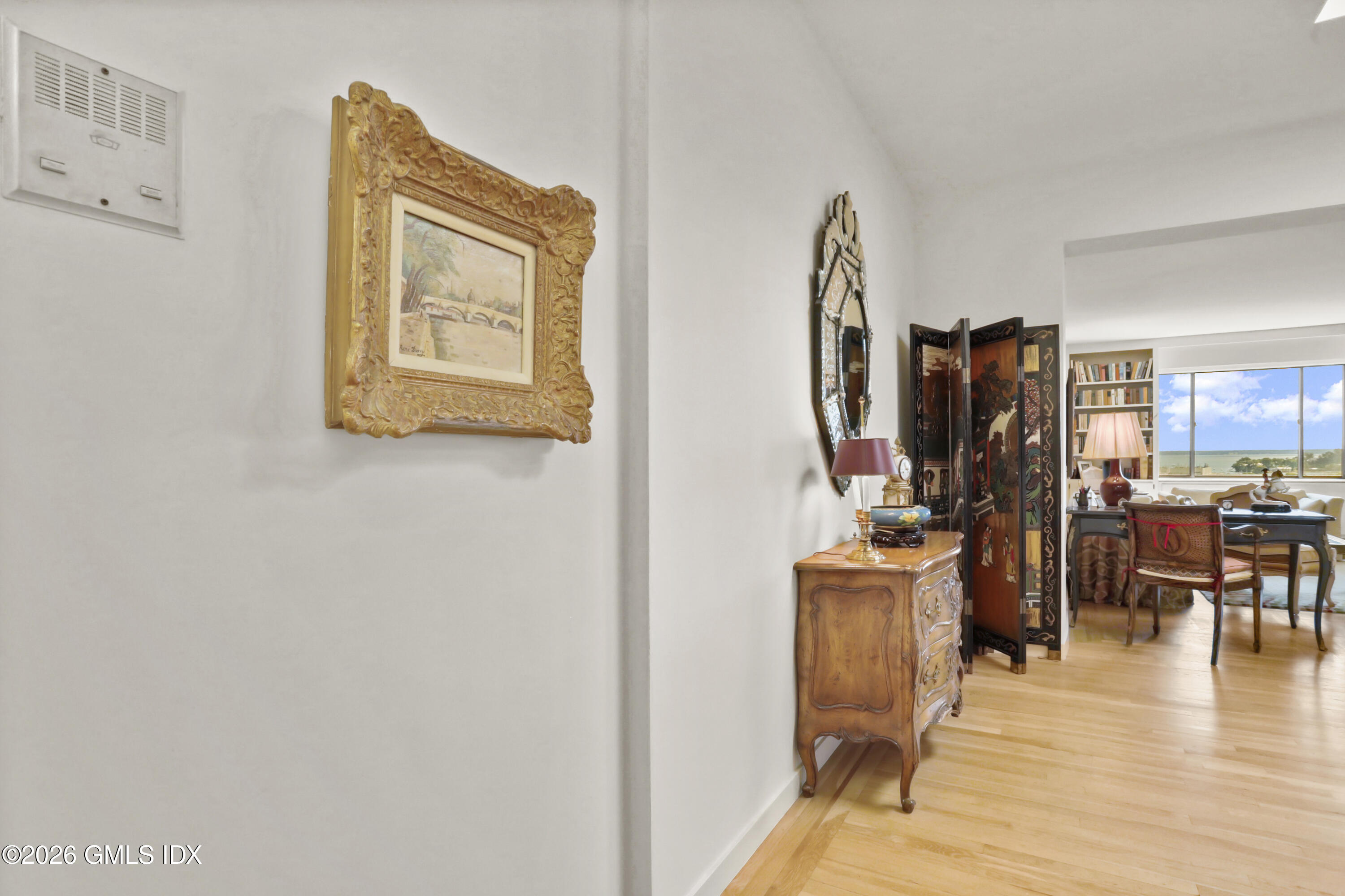 40 W Elm Street APT 6E