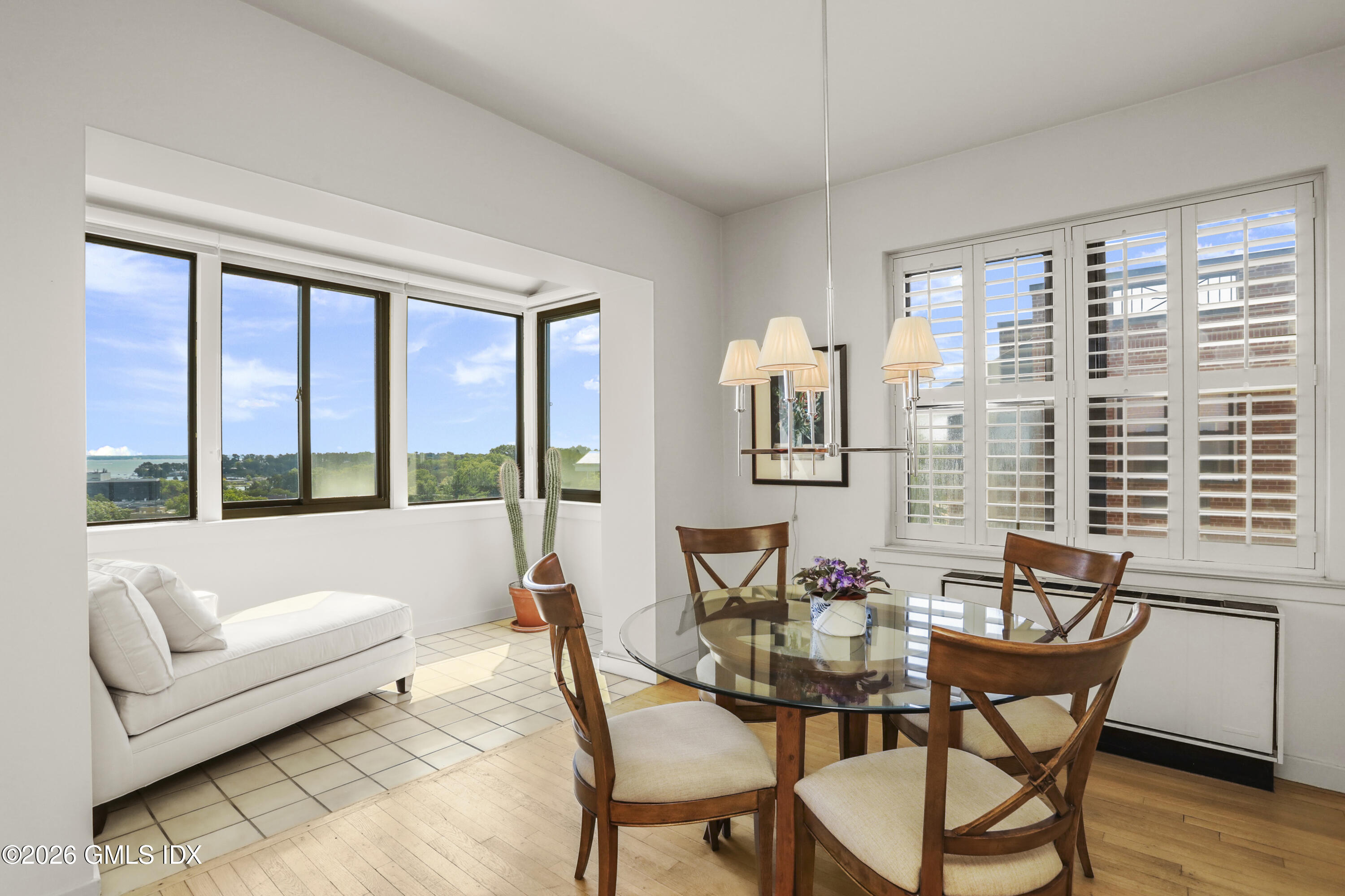 40 W Elm Street APT 6E