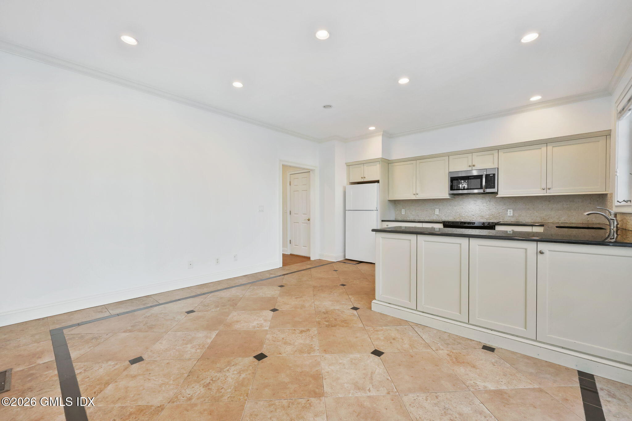 136 Josephine Evaristo Avenue UNIT B