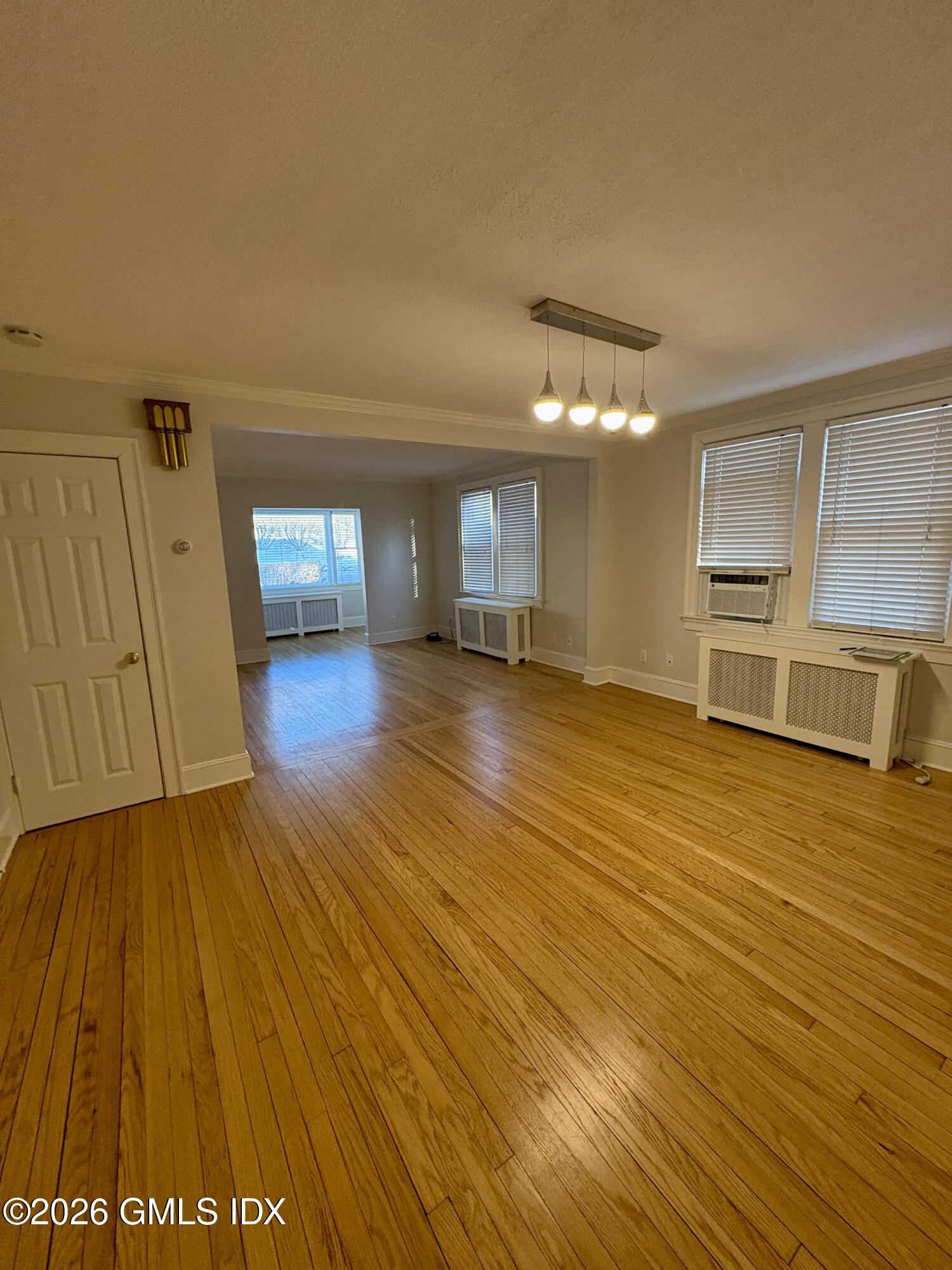 124 Pemberwick Road Left Side