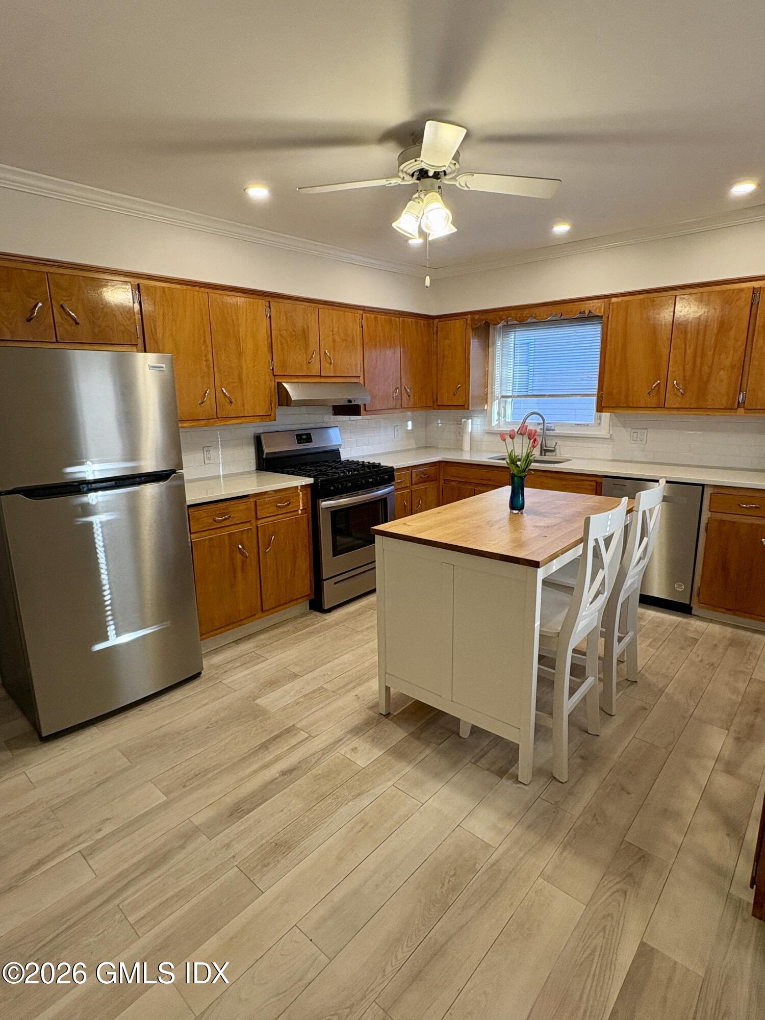 124 Pemberwick Road Left Side