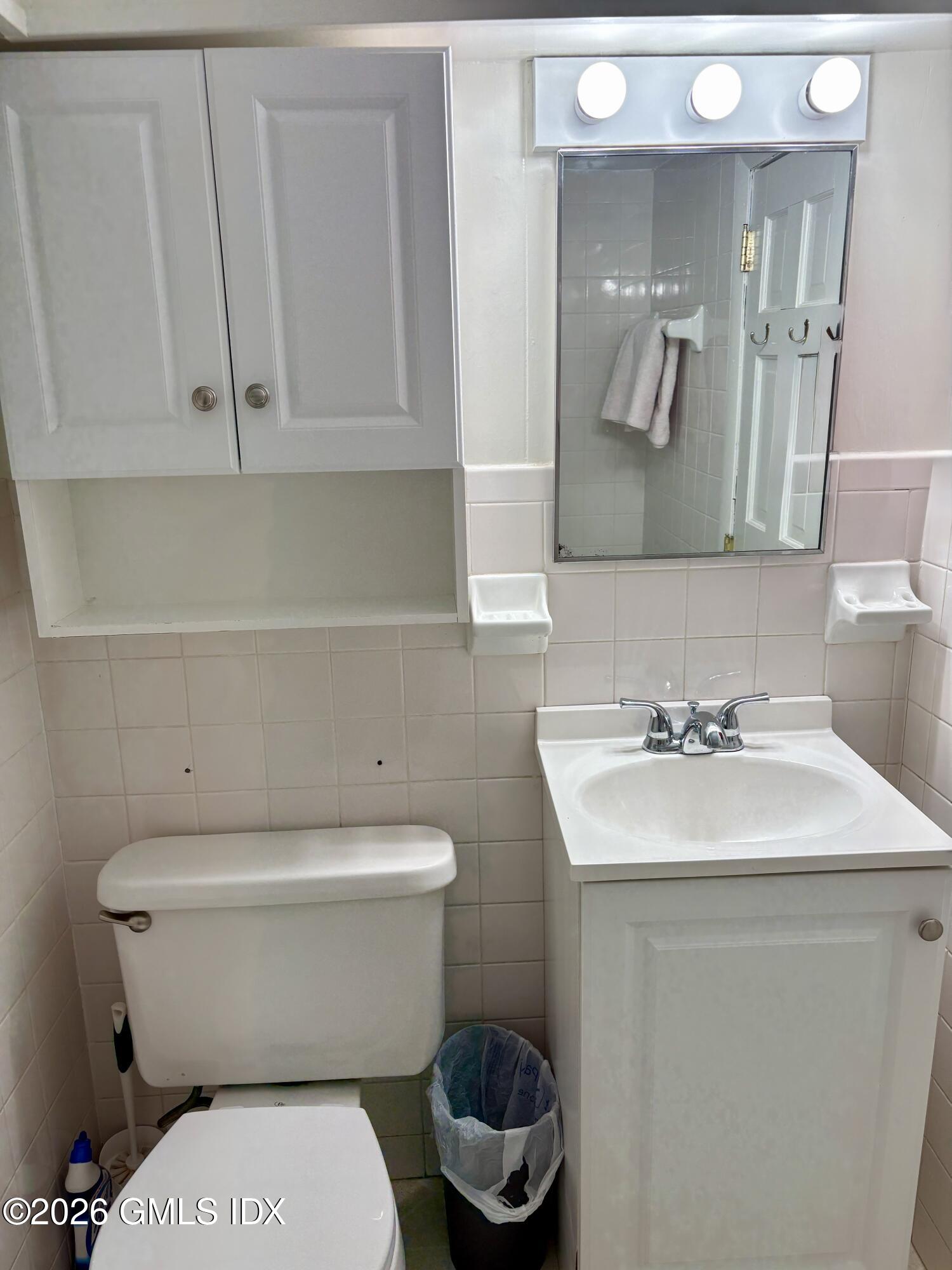 124 Pemberwick Road Left Side