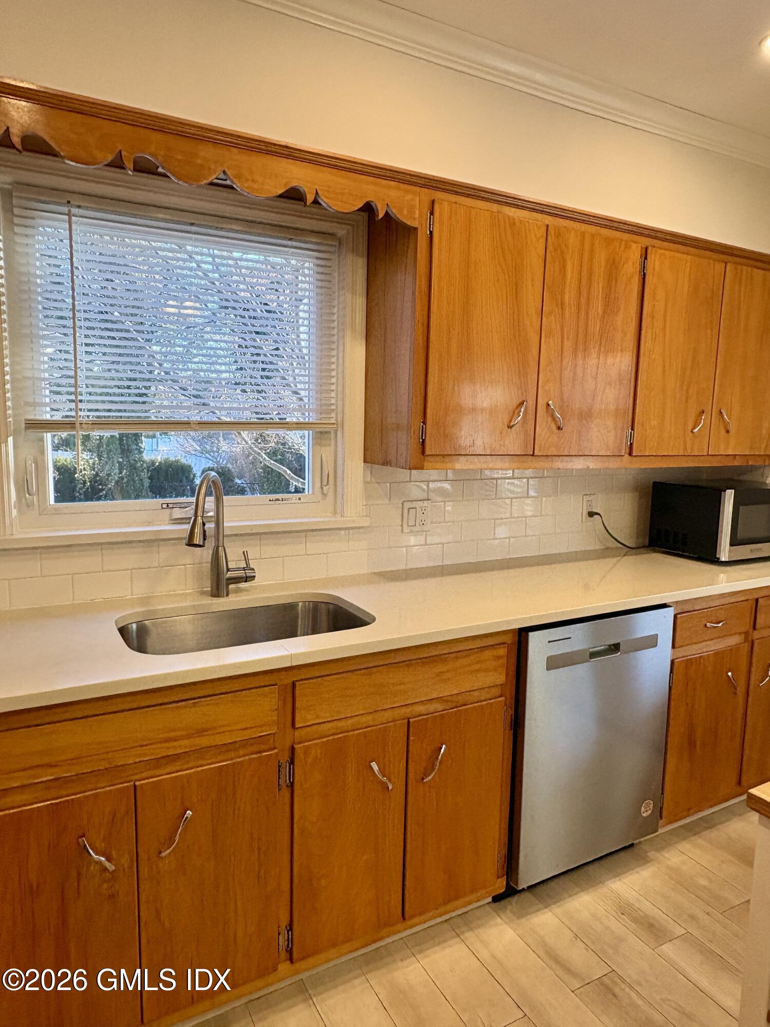 124 Pemberwick Road Left Side