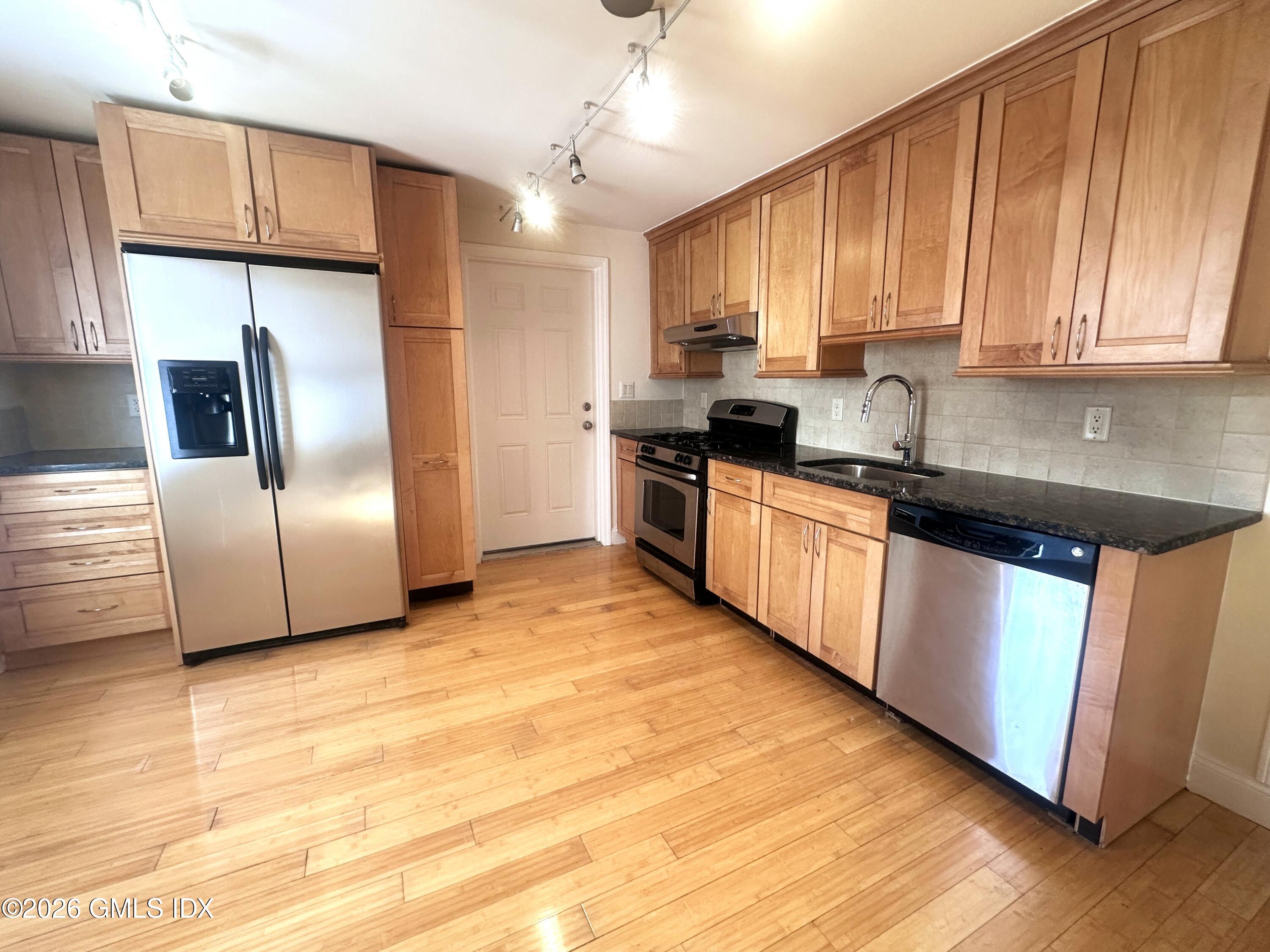 11 Le Grande Avenue 3