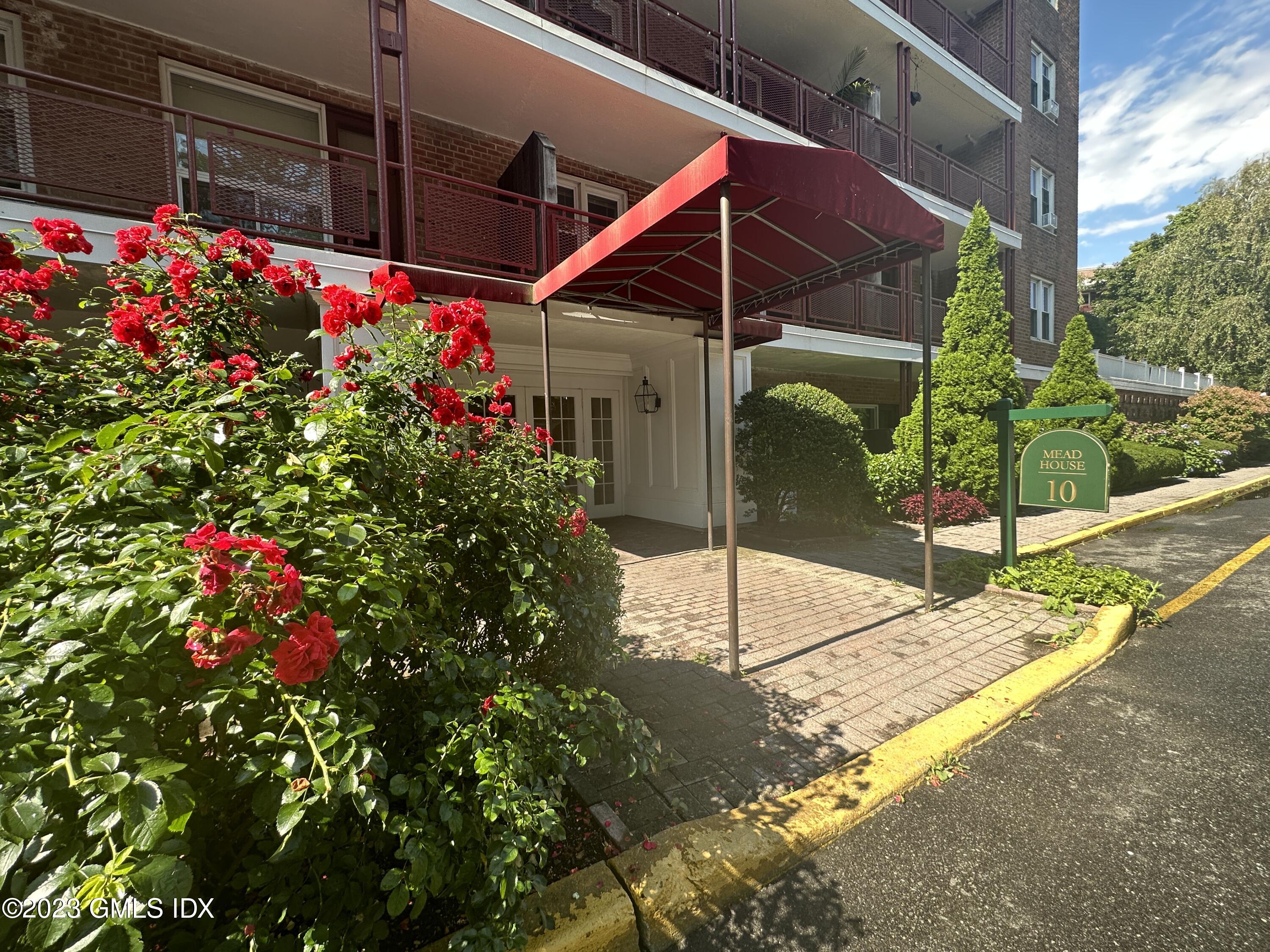 30 Brookside Drive 3G