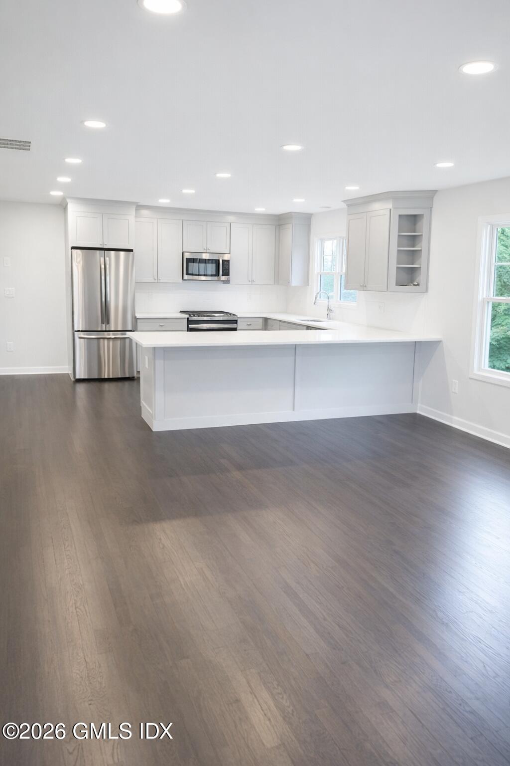 89 W View Street 2nd floor