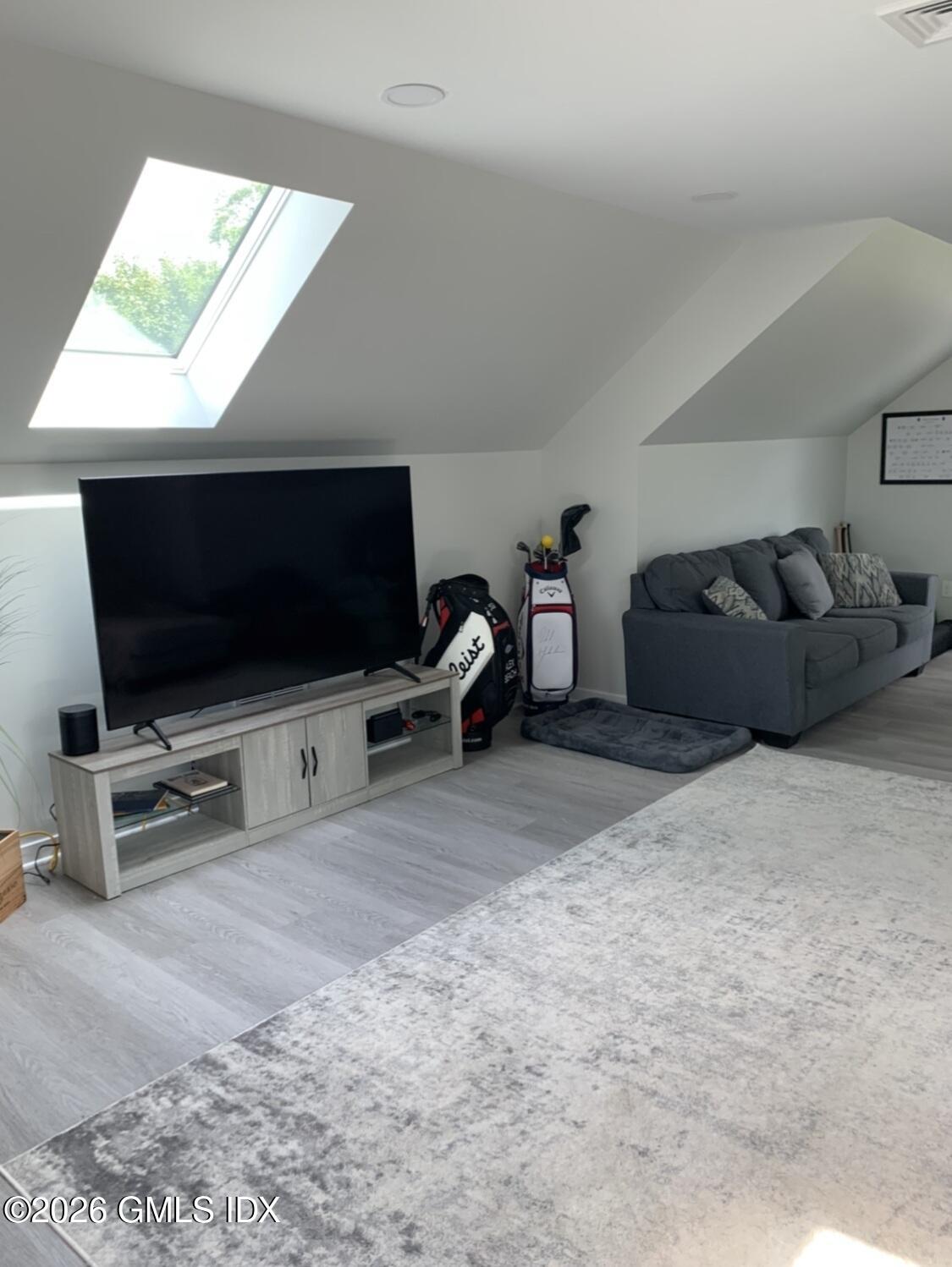 89 W View Street 2nd floor